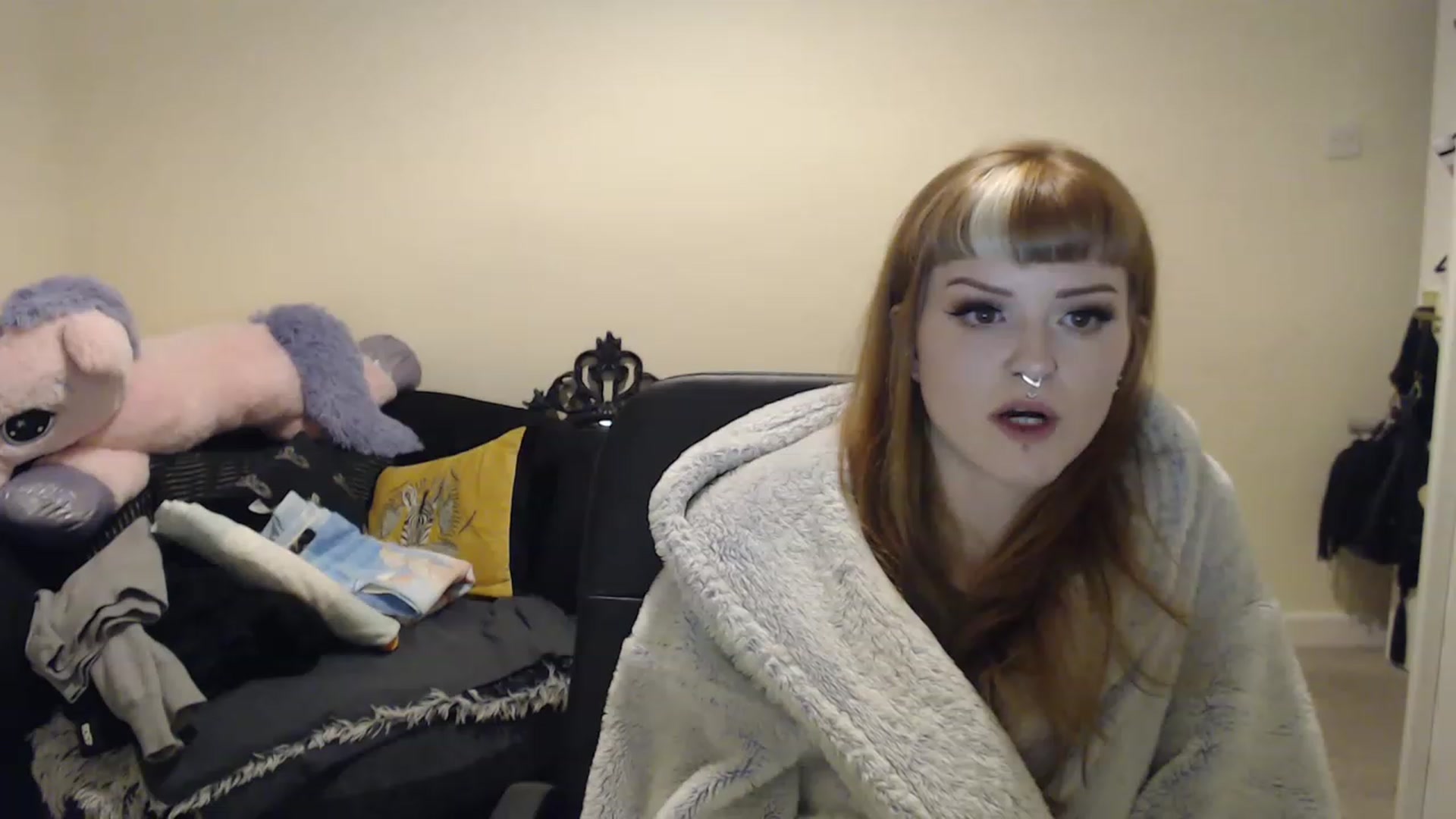 Gallery image thumbnail from GingerMinnie's myfreecams stream on, 01/02/2023, 23:32 image 7 of 20