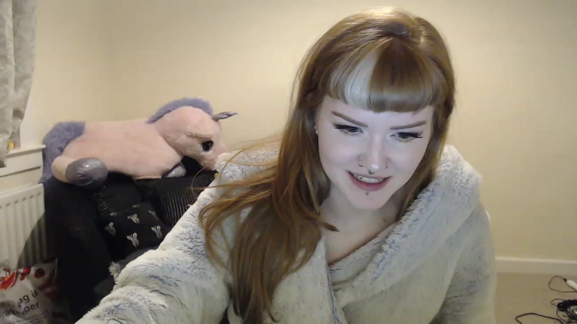Gallery image thumbnail from GingerMinnie's myfreecams stream on, 01/04/2023, 24:04 image 7 of 20