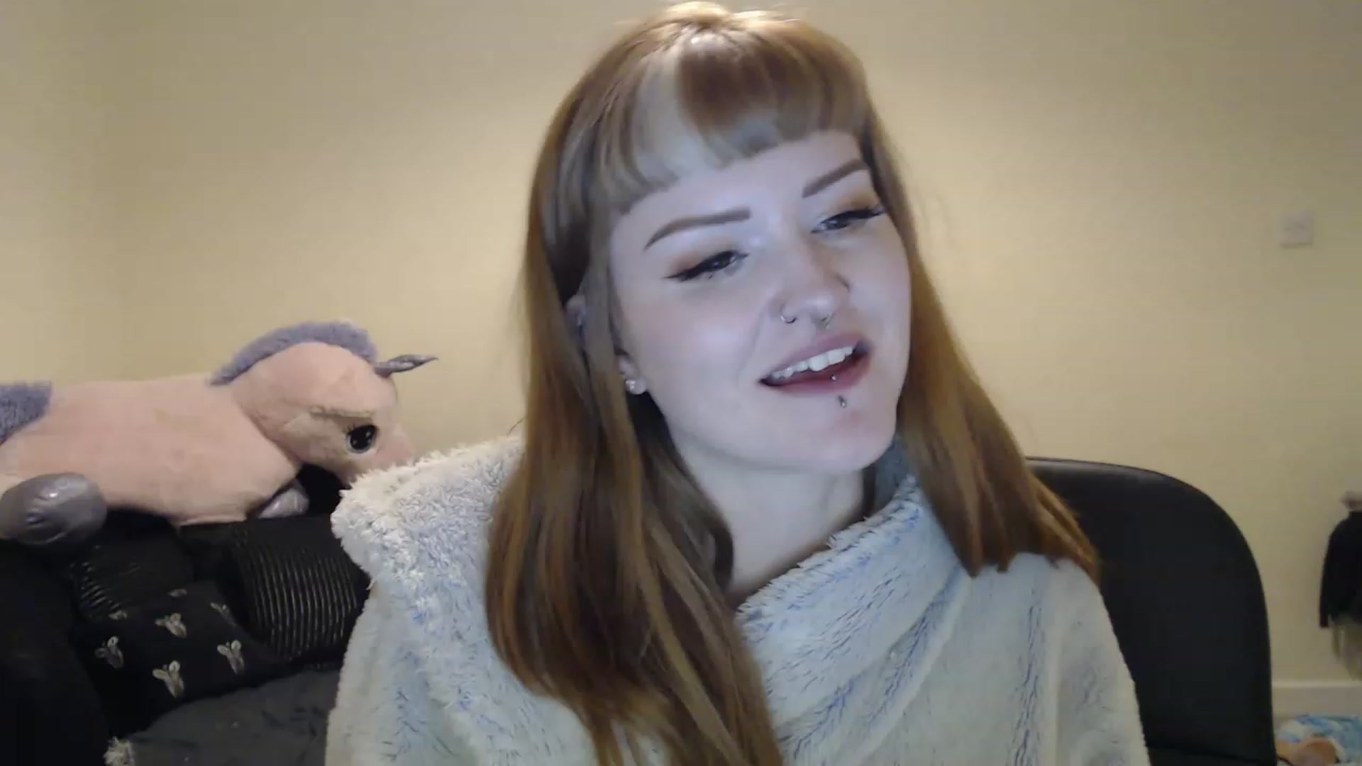 Gallery image thumbnail from GingerMinnie's myfreecams stream on, 01/04/2023, 24:04 image 19 of 20