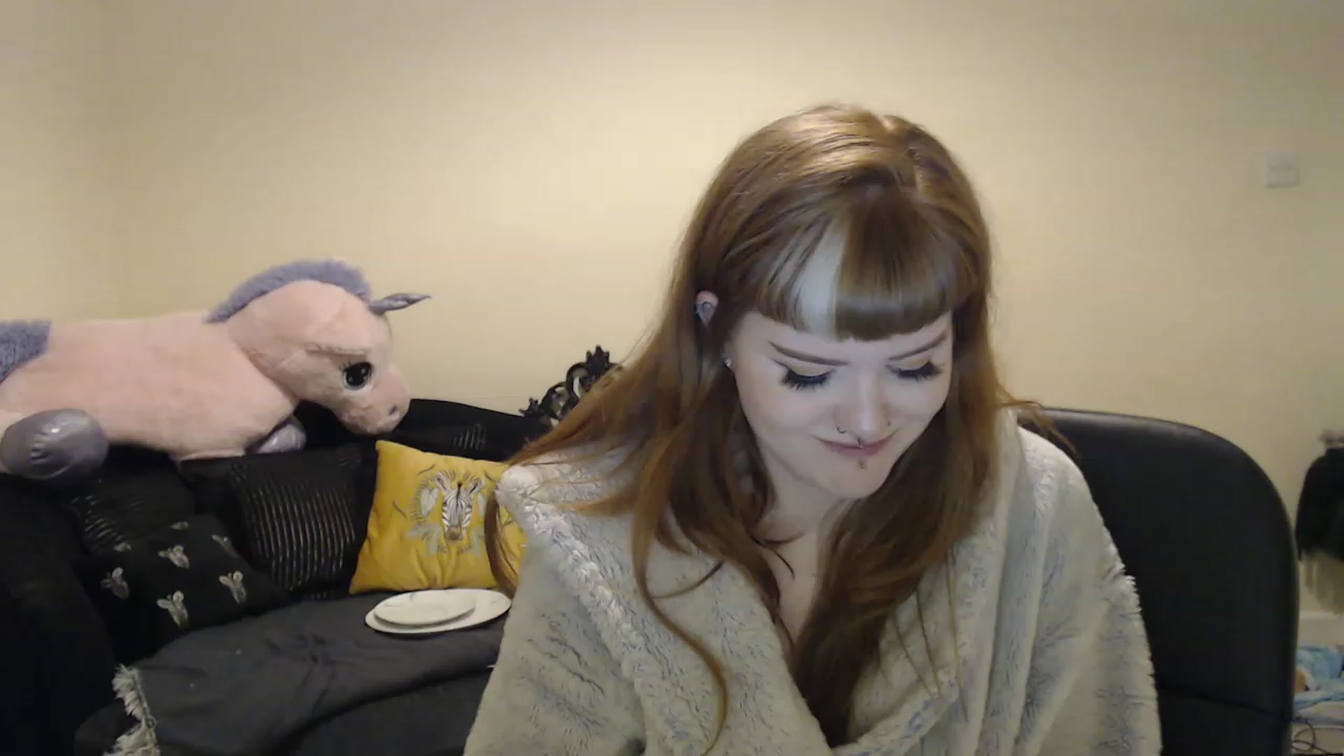 Gallery image thumbnail from GingerMinnie's myfreecams stream on, 01/04/2023, 24:04 image 16 of 20