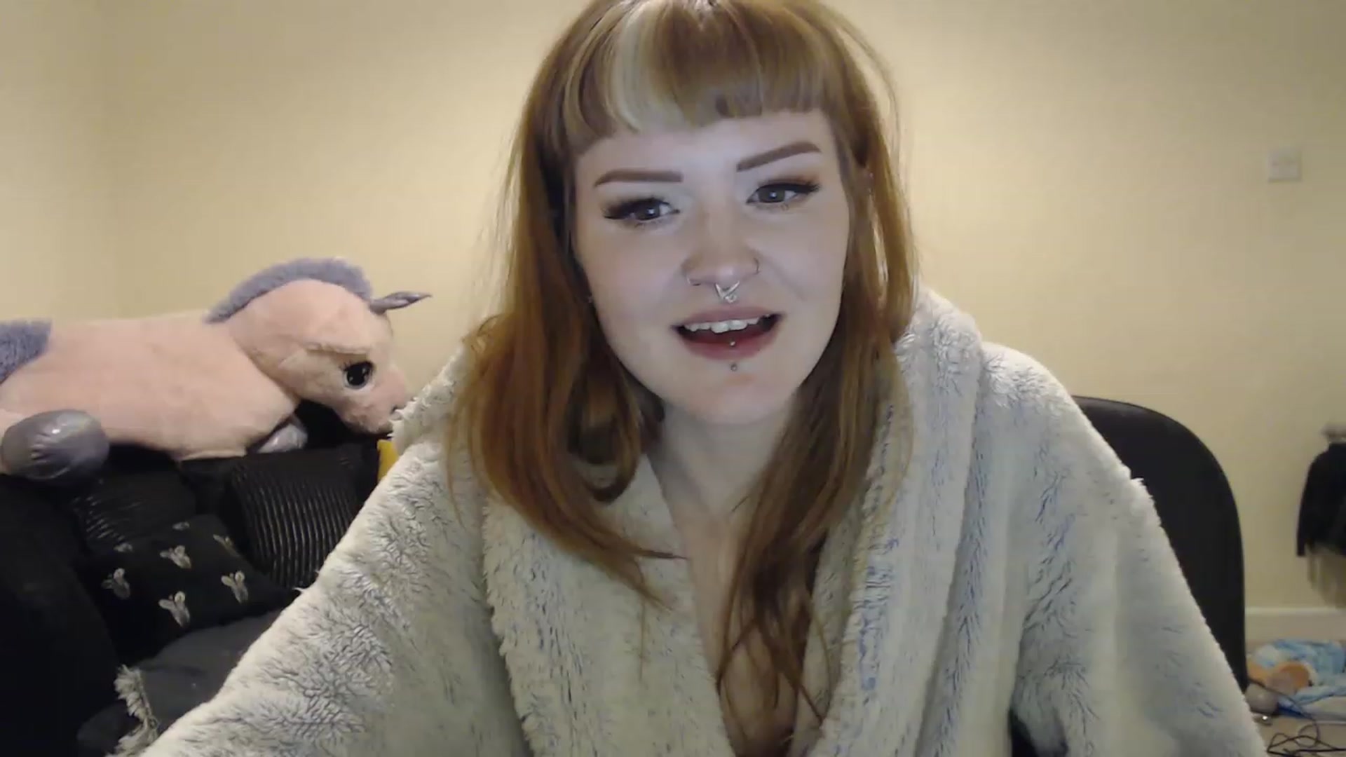 Gallery image thumbnail from GingerMinnie's myfreecams stream on, 01/04/2023, 24:04 image 9 of 20