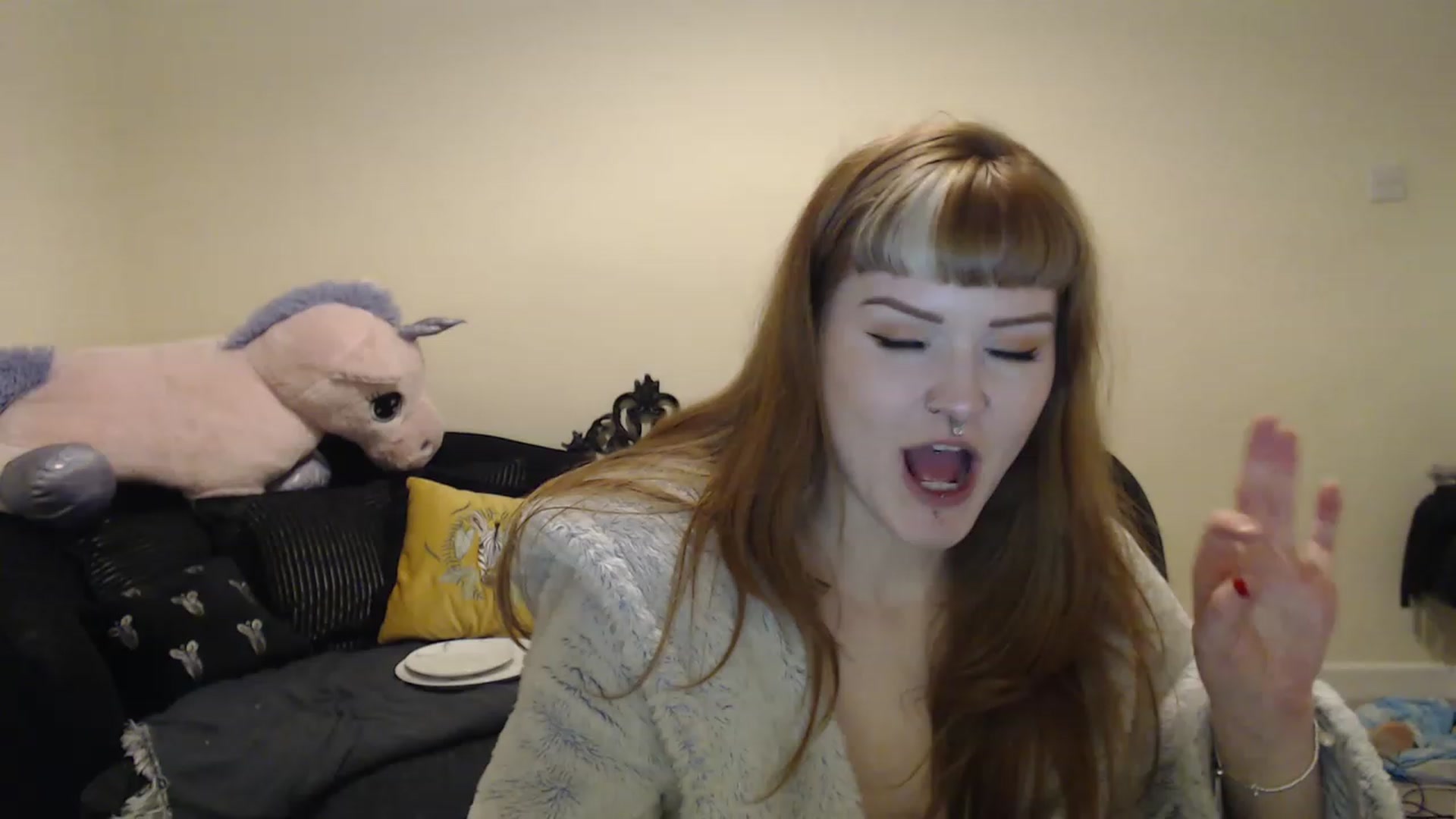 Gallery image thumbnail from GingerMinnie's myfreecams stream on, 01/04/2023, 24:04 image 14 of 20