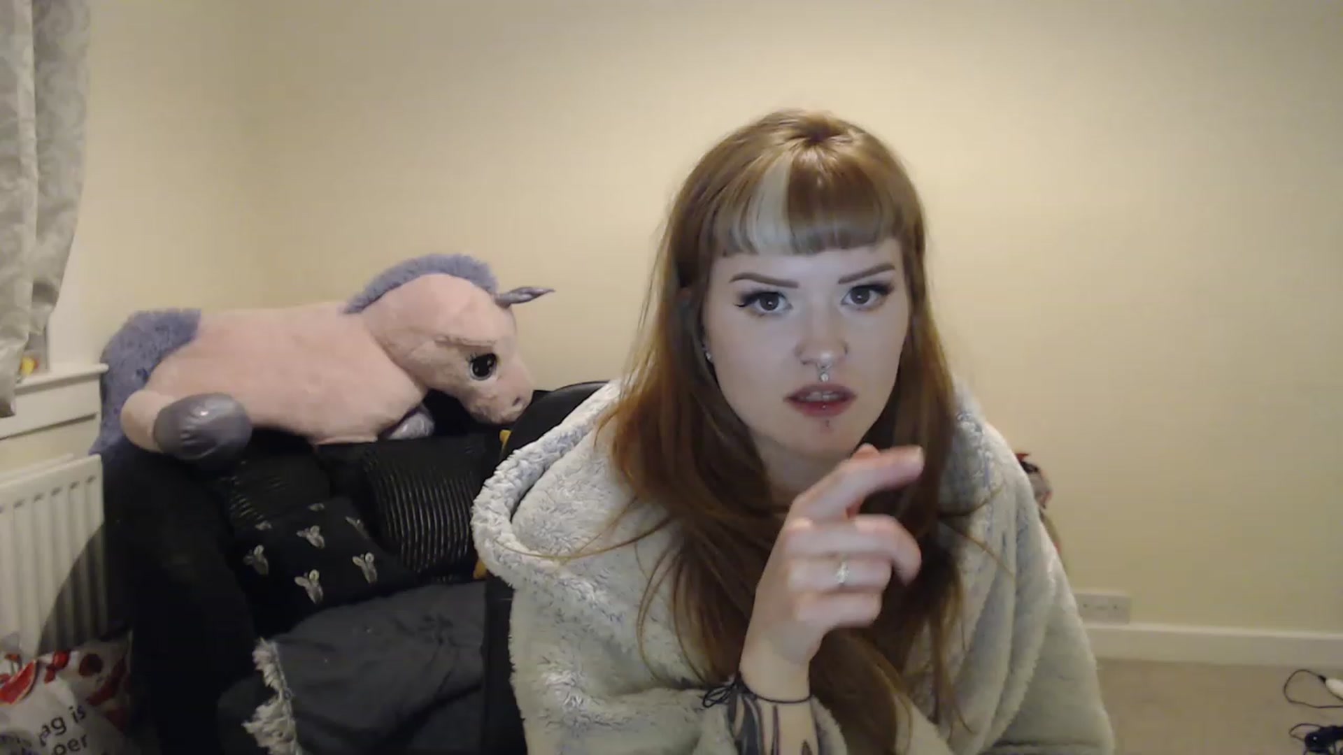 Gallery image thumbnail from GingerMinnie's myfreecams stream on, 01/04/2023, 24:04 image 6 of 20