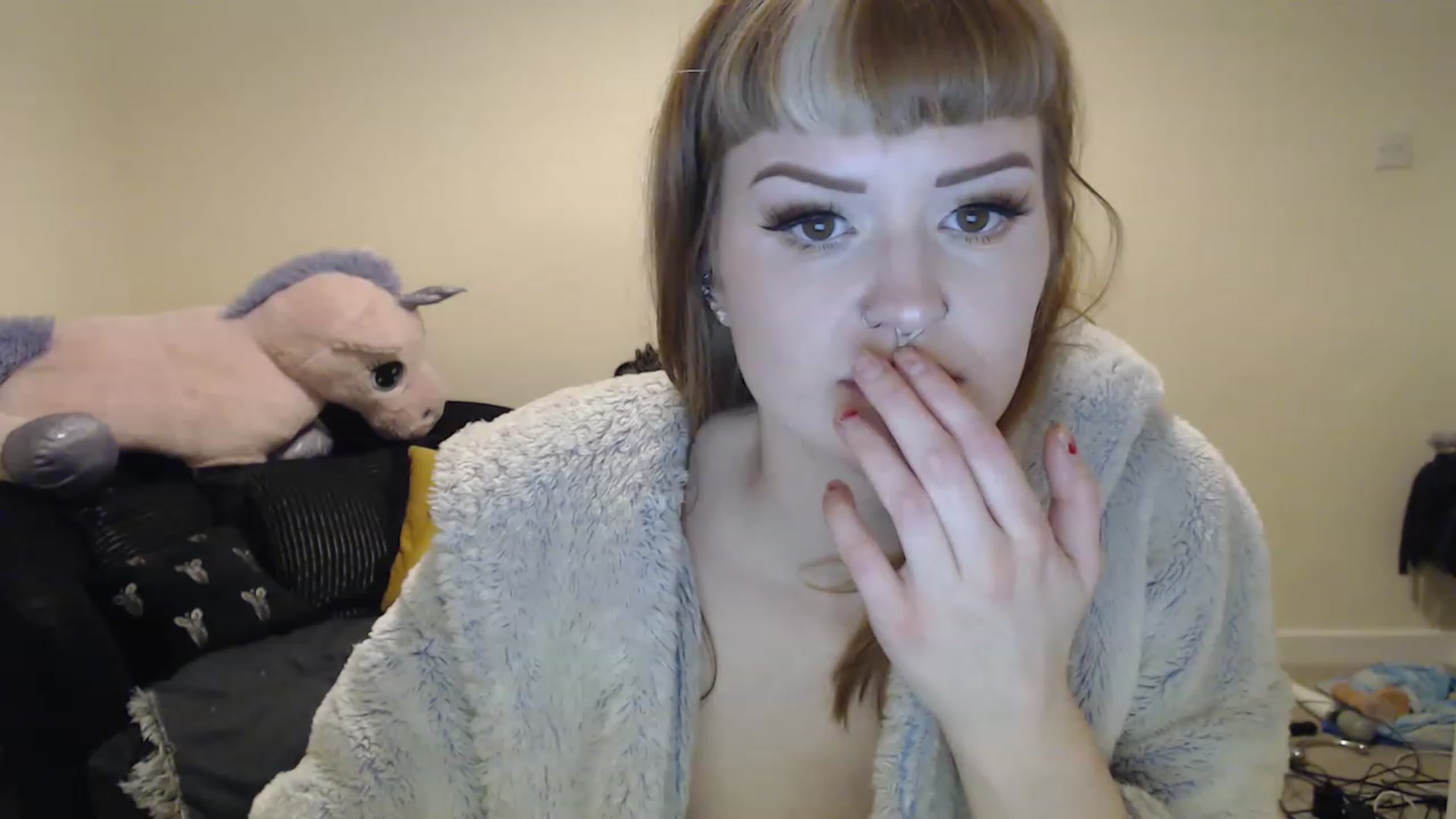 Gallery image thumbnail from GingerMinnie's myfreecams stream on, 01/04/2023, 24:04 image 11 of 20