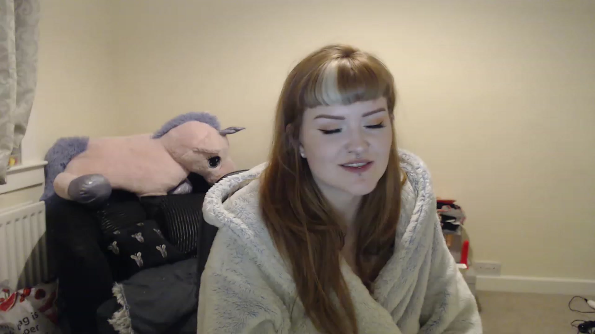 Gallery image thumbnail from GingerMinnie's myfreecams stream on, 01/04/2023, 24:04 image 1 of 20