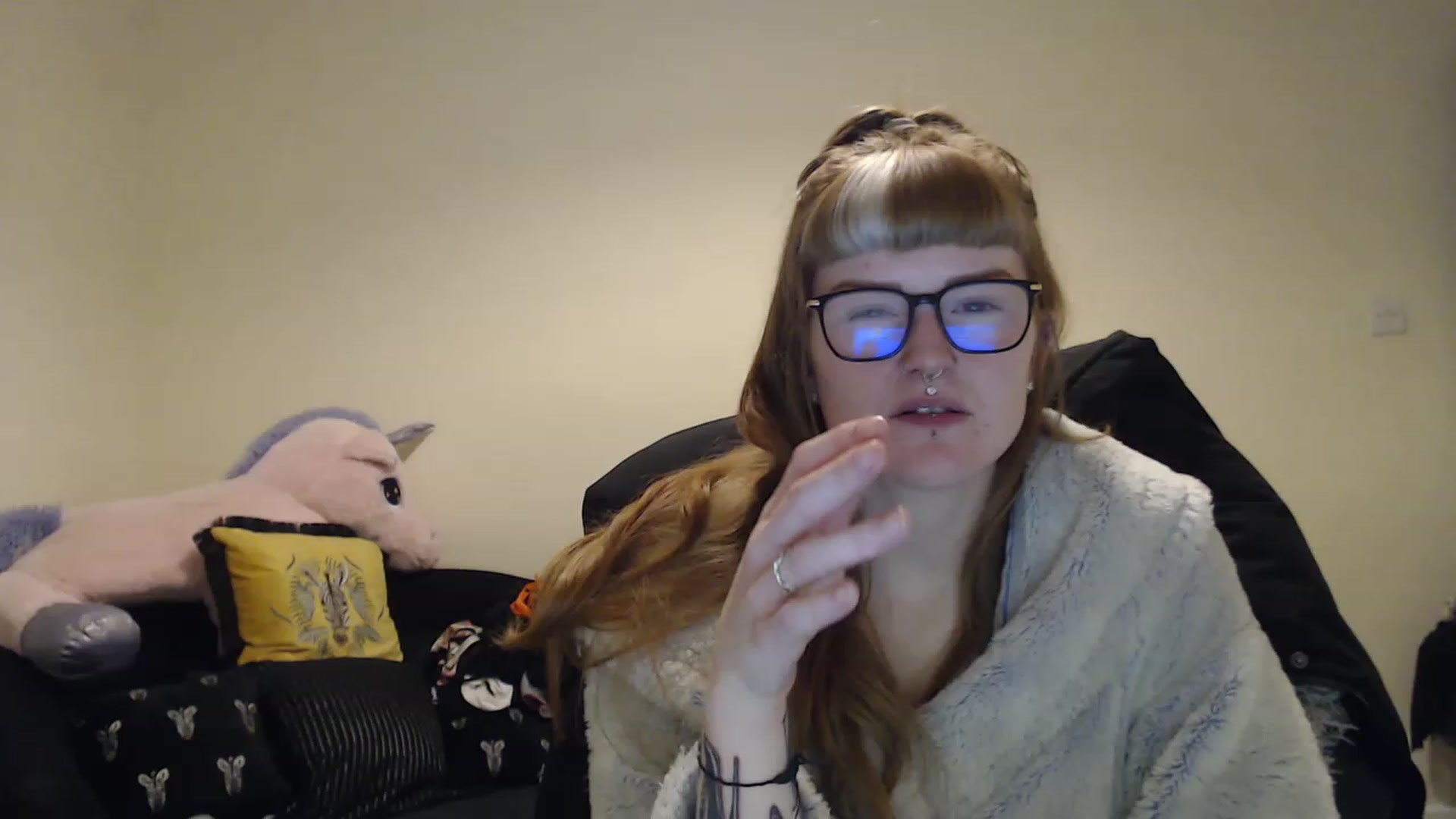 Gallery image thumbnail from GingerMinnie's myfreecams stream on, 01/10/2023, 24:22 image 5 of 20