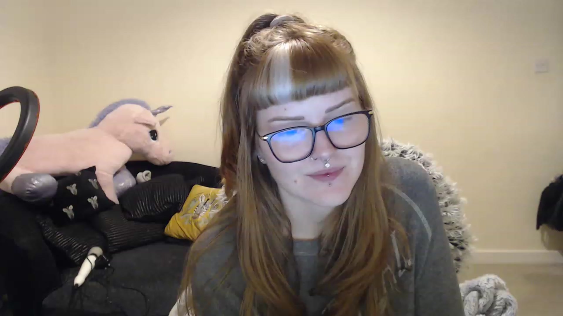 Gallery image thumbnail from GingerMinnie's myfreecams stream on, 01/10/2023, 23:28 image 12 of 20