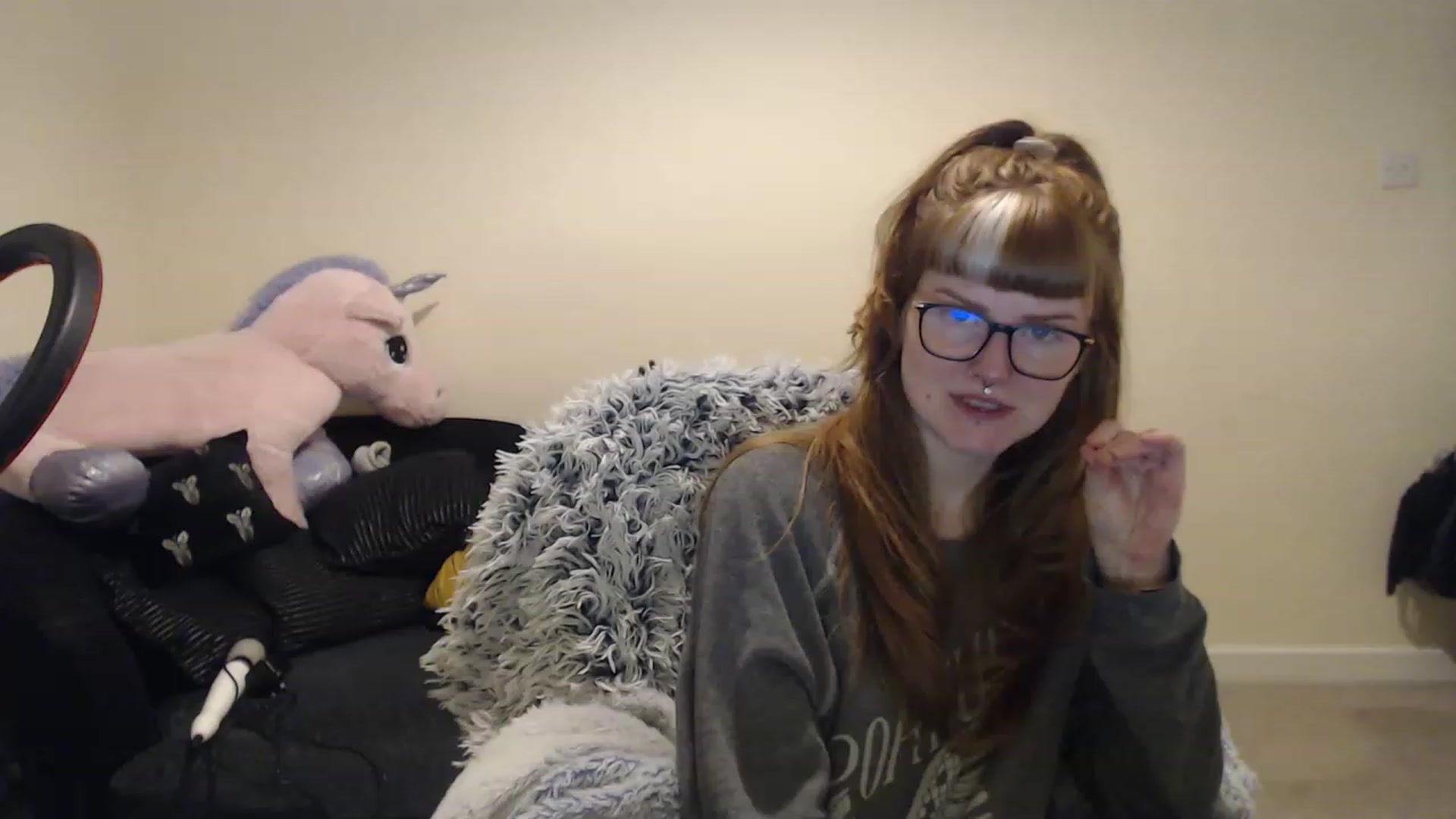 Gallery image thumbnail from GingerMinnie's myfreecams stream on, 01/10/2023, 23:28 image 1 of 20