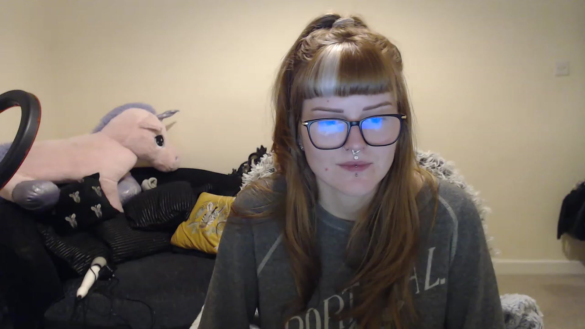 Gallery image thumbnail from GingerMinnie's myfreecams stream on, 01/10/2023, 23:28 image 14 of 20