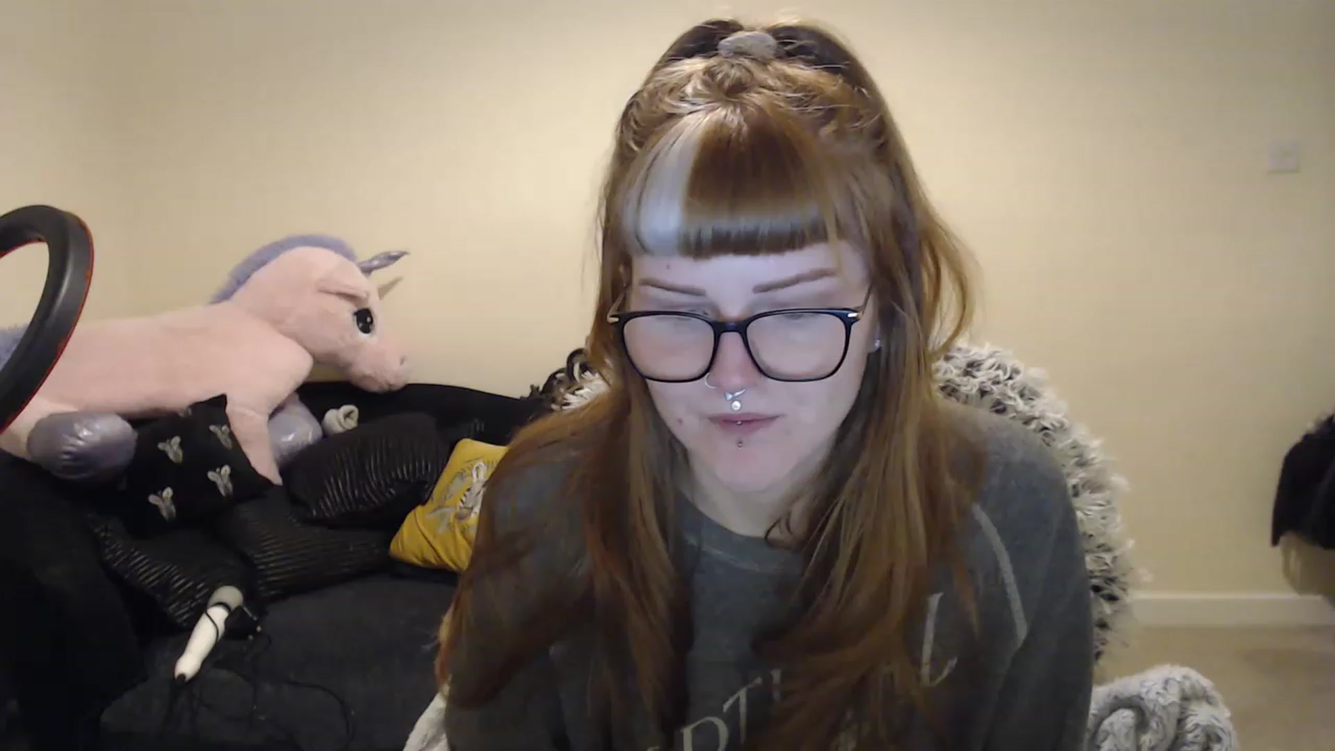 Gallery image thumbnail from GingerMinnie's myfreecams stream on, 01/10/2023, 23:28 image 9 of 20