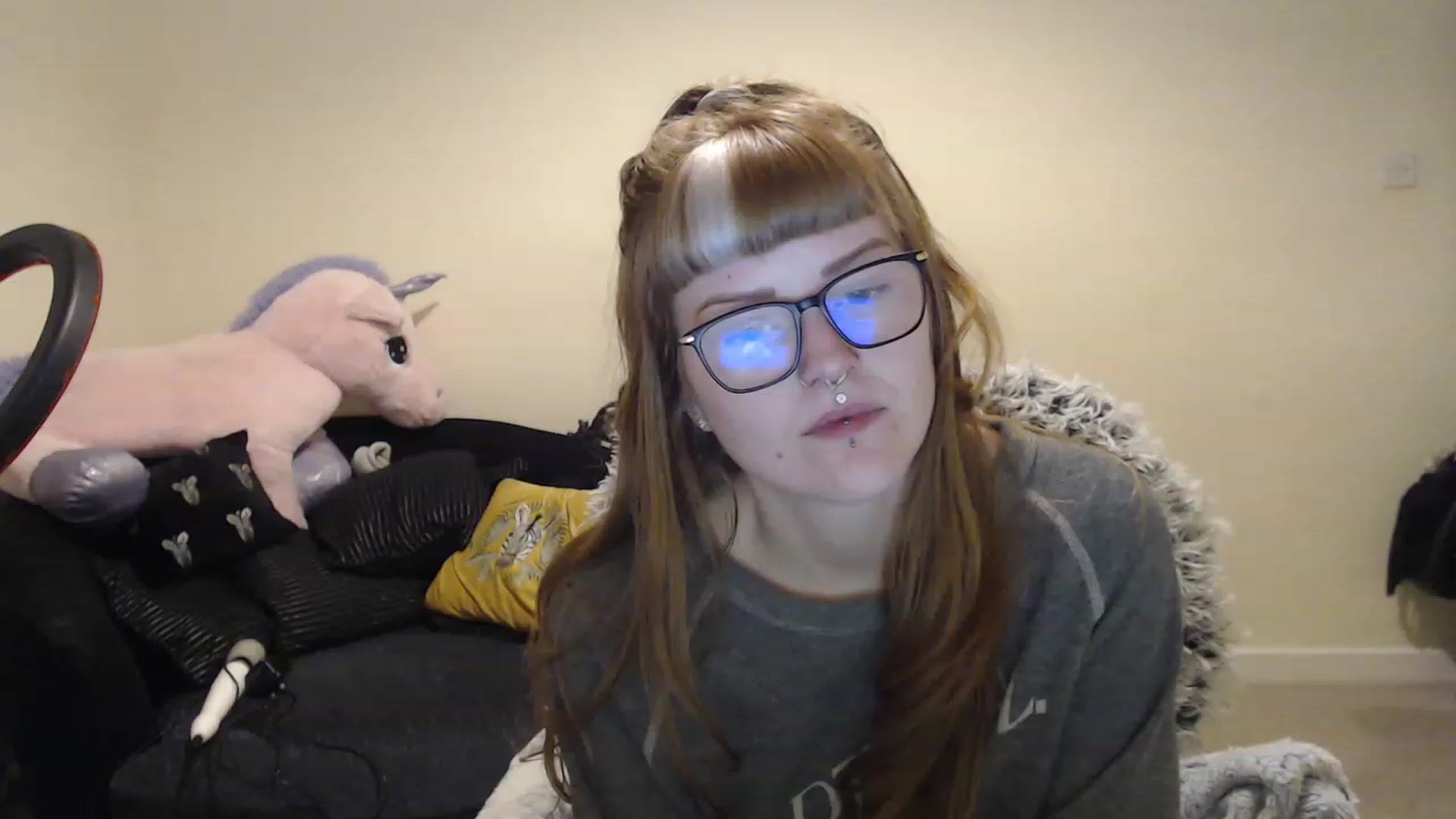 Gallery image thumbnail from GingerMinnie's myfreecams stream on, 01/10/2023, 23:28 image 16 of 20