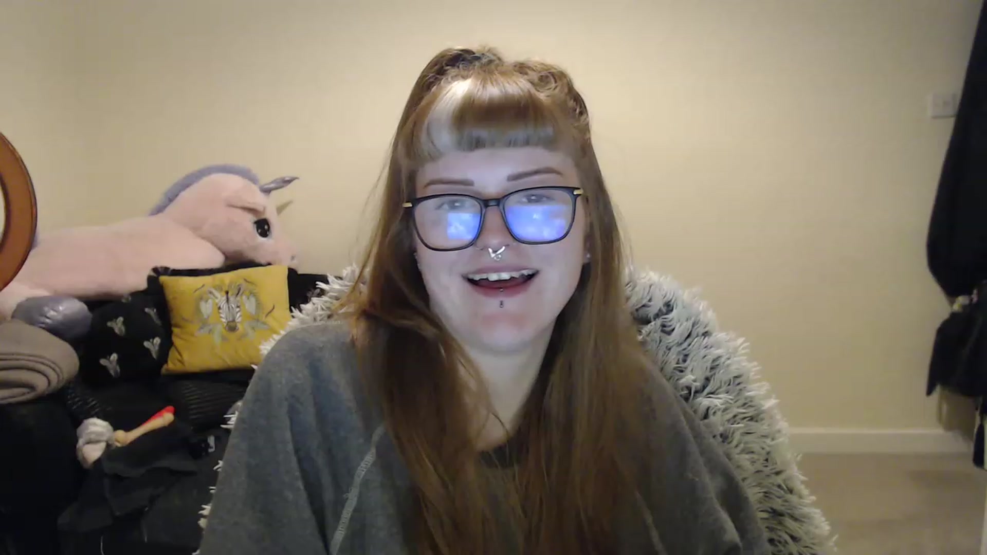 Gallery image thumbnail from GingerMinnie's myfreecams stream on, 01/19/2023, 23:19 image 2 of 20