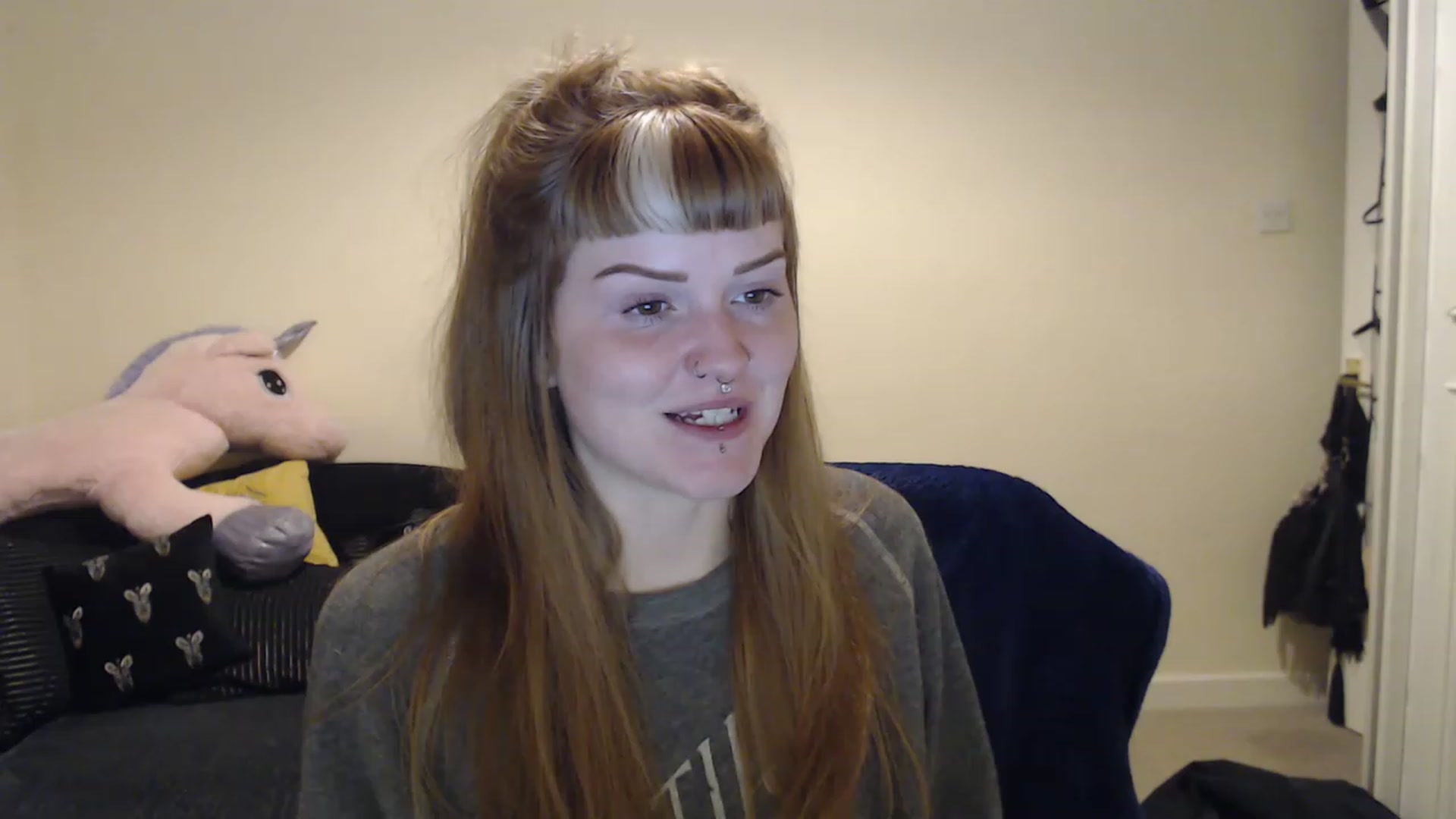 Gallery image thumbnail from GingerMinnie's myfreecams stream on, 03/28/2023, 21:12 image 16 of 20