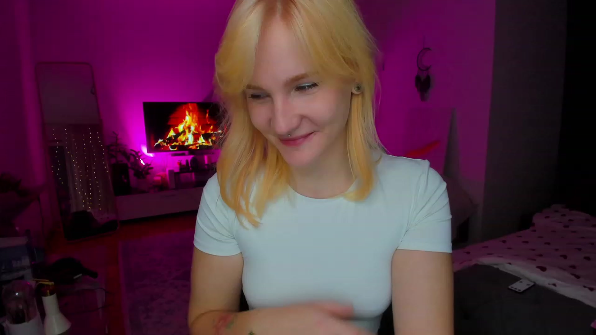 Gallery image thumbnail from GingerVi's myfreecams stream on, 02/02/2024, 24:27 image 2 of 20