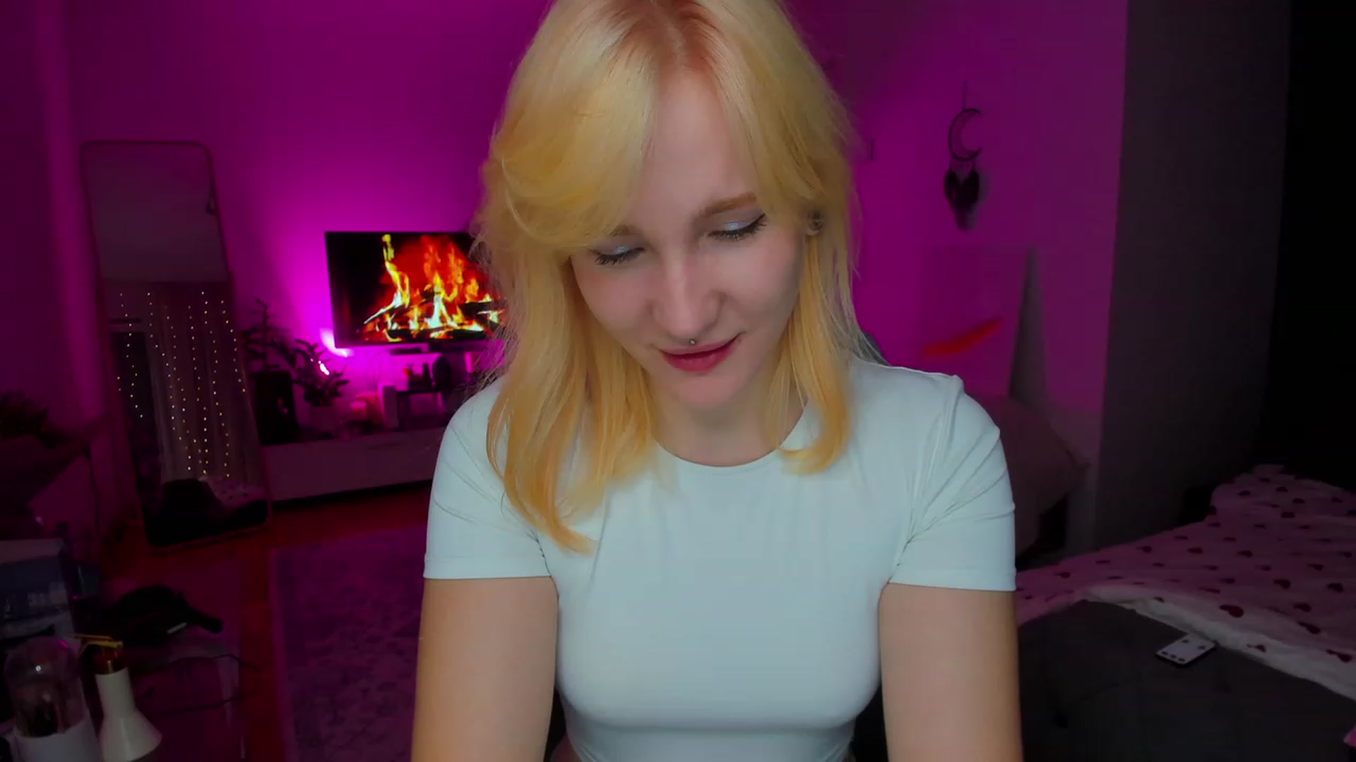Gallery image thumbnail from GingerVi's myfreecams stream on, 02/02/2024, 24:27 image 1 of 20