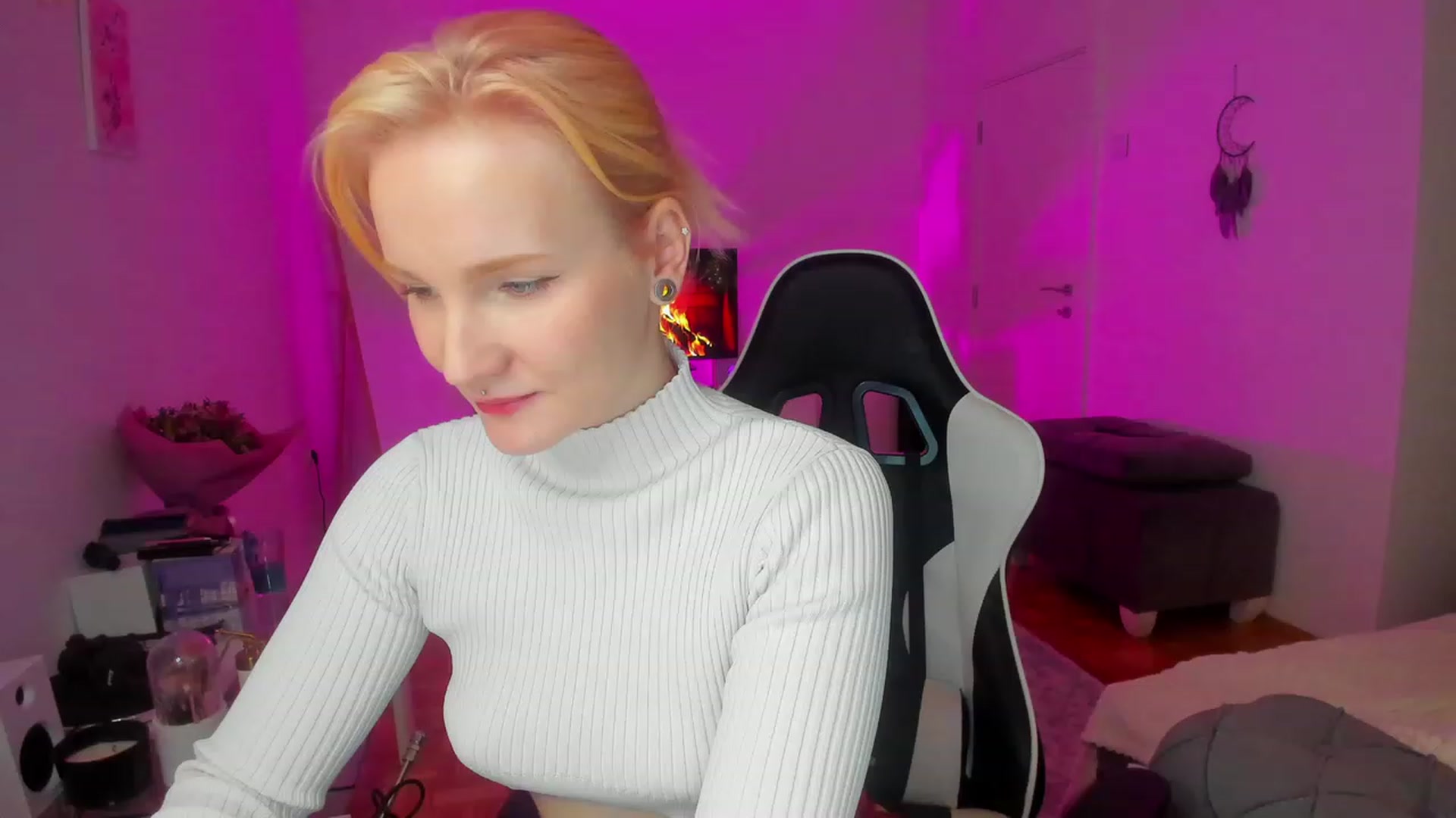 Gallery image thumbnail from GingerVi's myfreecams stream on, 02/05/2024, 01:46 image 12 of 20