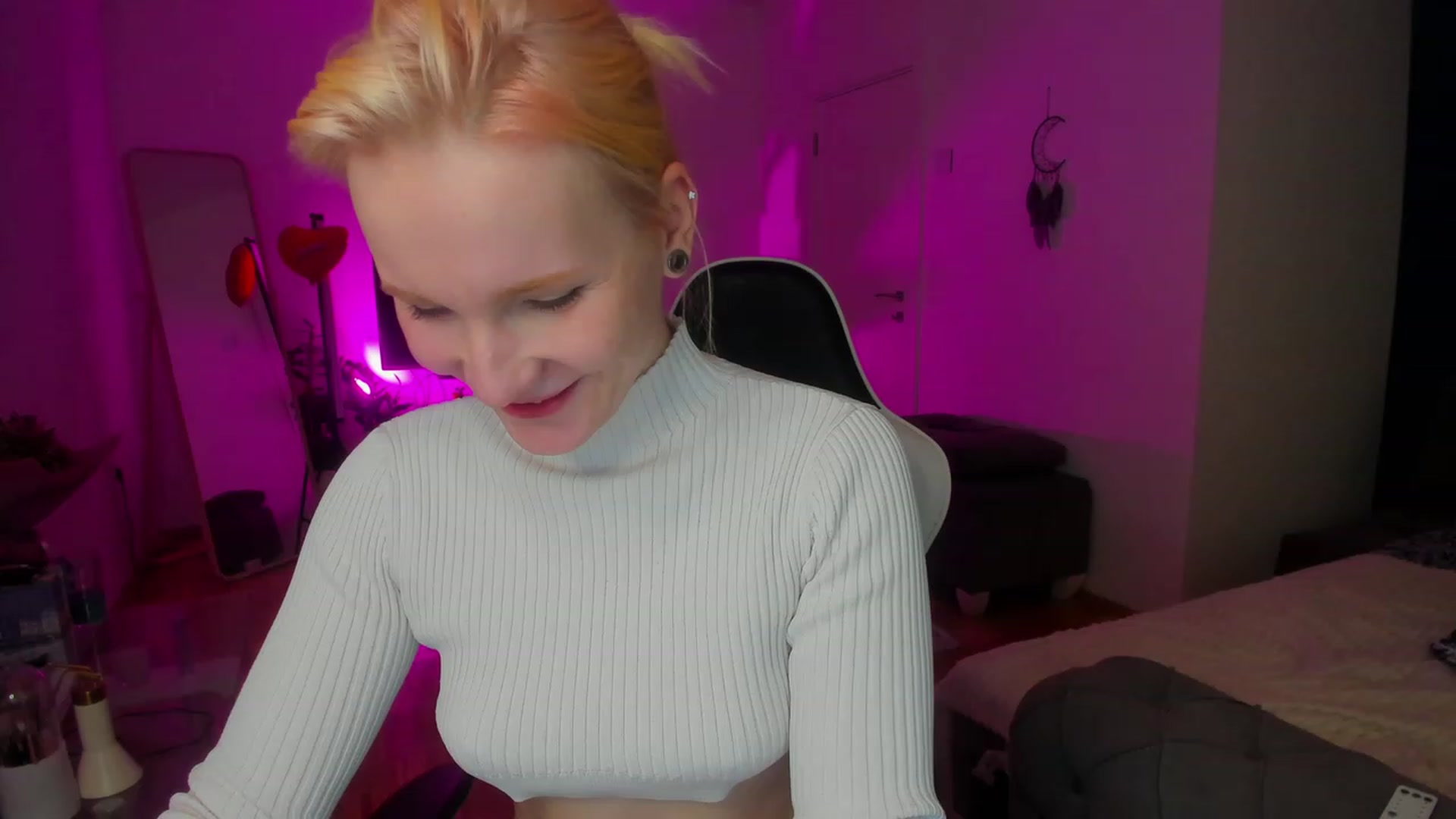 Gallery image thumbnail from GingerVi's myfreecams stream on, 02/05/2024, 04:15 image 16 of 20