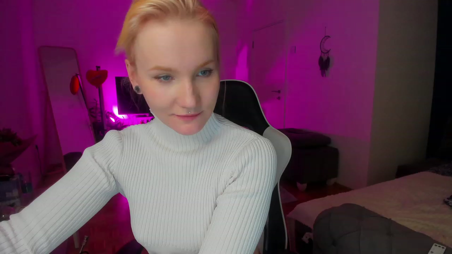 Gallery image thumbnail from GingerVi's myfreecams stream on, 02/05/2024, 04:15 image 18 of 20