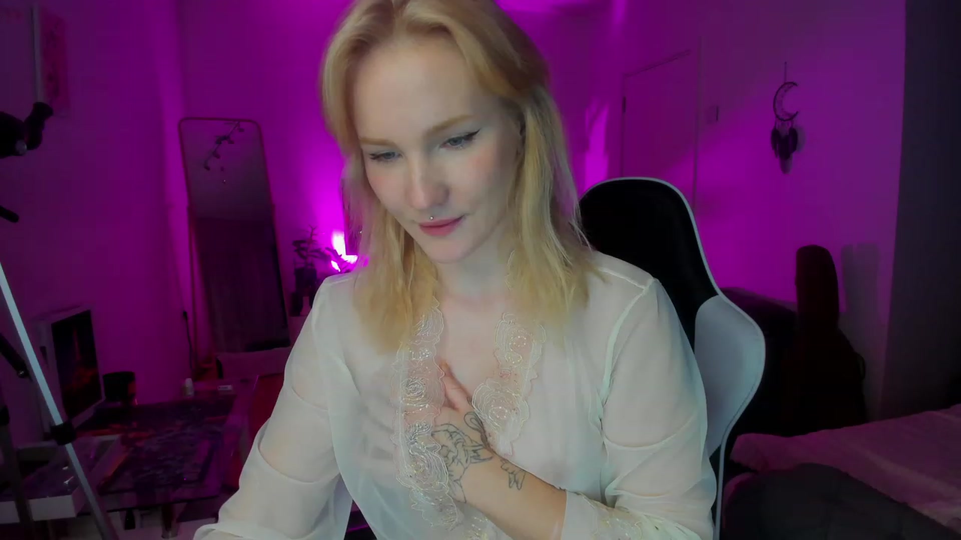 Gallery image thumbnail from GingerVi's myfreecams stream on, 02/13/2024, 02:35 image 7 of 20