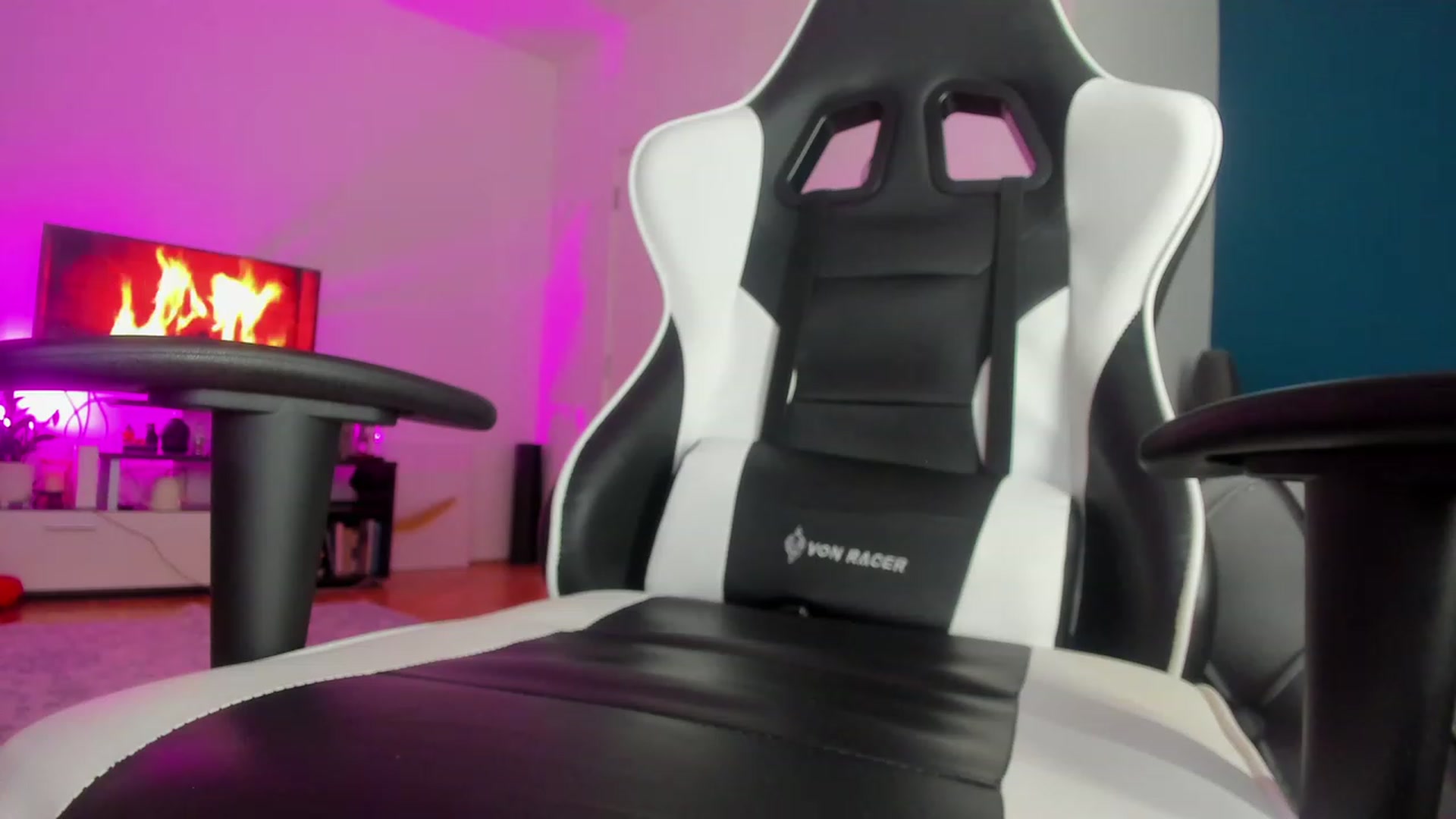 Gallery image thumbnail from GingerVi's myfreecams stream on, 02/13/2024, 02:35 image 5 of 20