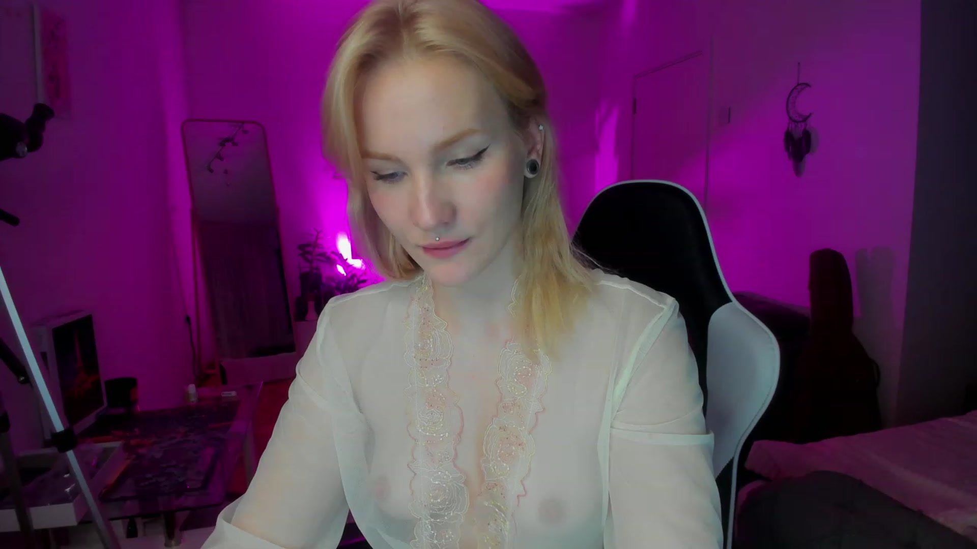 Gallery image thumbnail from GingerVi's myfreecams stream on, 02/13/2024, 02:35 image 12 of 20