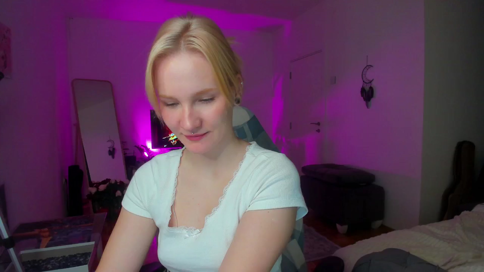 Gallery image thumbnail from GingerVi's myfreecams stream on, 02/18/2024, 02:27 image 9 of 20