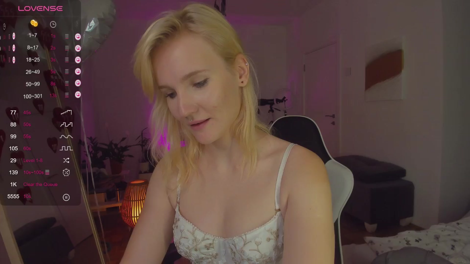 Gallery image thumbnail from GingerVi's myfreecams stream on, 04/10/2024, 05:06 image 17 of 20