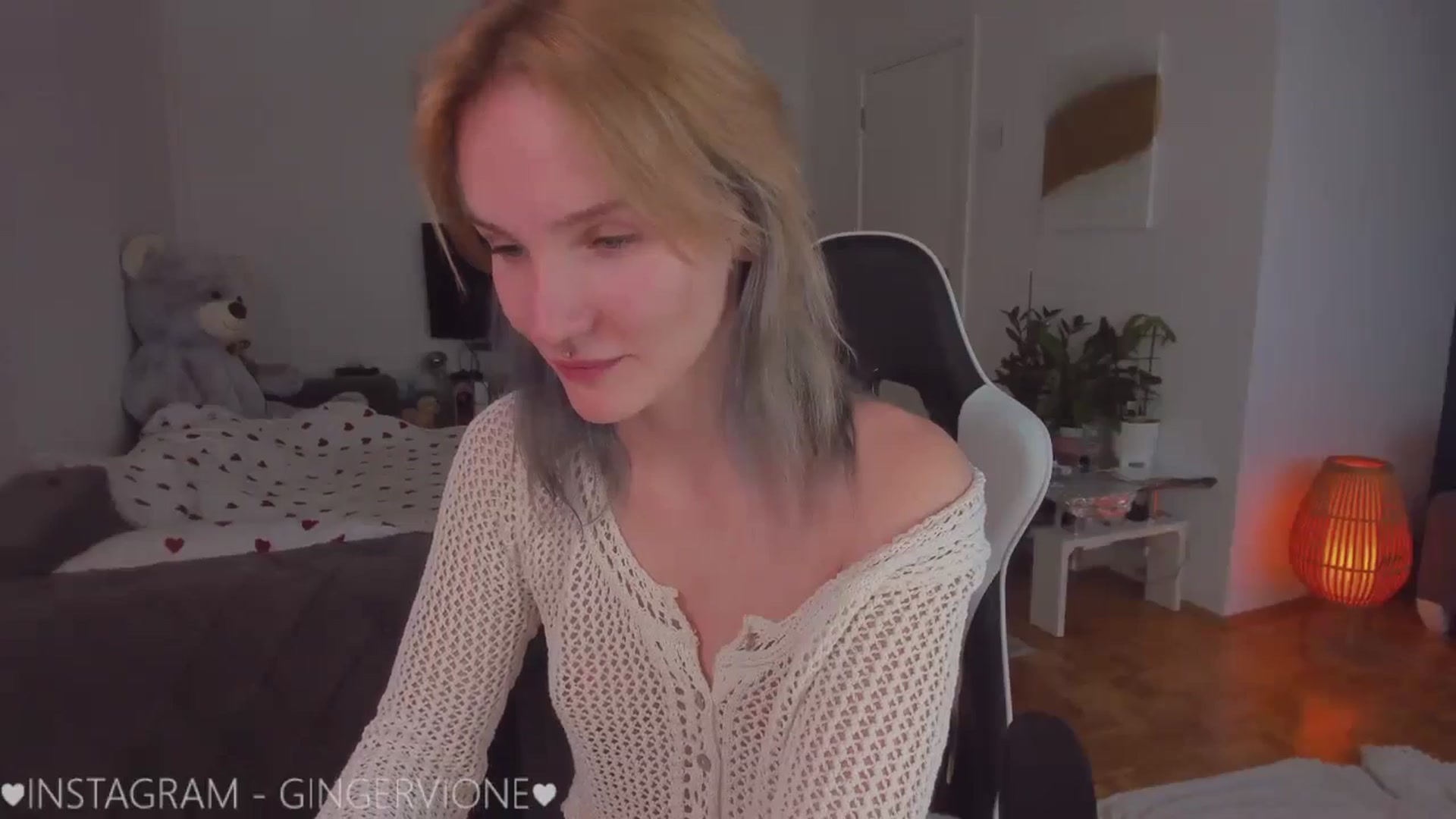 Gallery image thumbnail from GingerVi's myfreecams stream on, 06/21/2024, 05:09 image 8 of 20