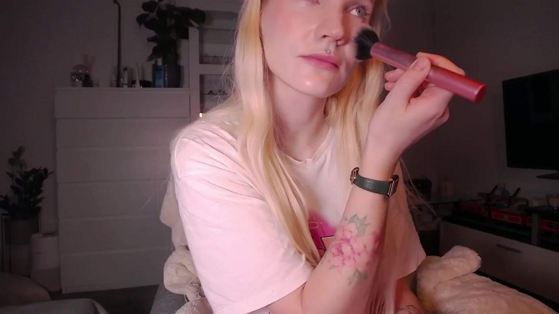 Gallery image thumbnail from GingerVi's myfreecams stream on, 01/10/2025, 14:40 image 1 of 20