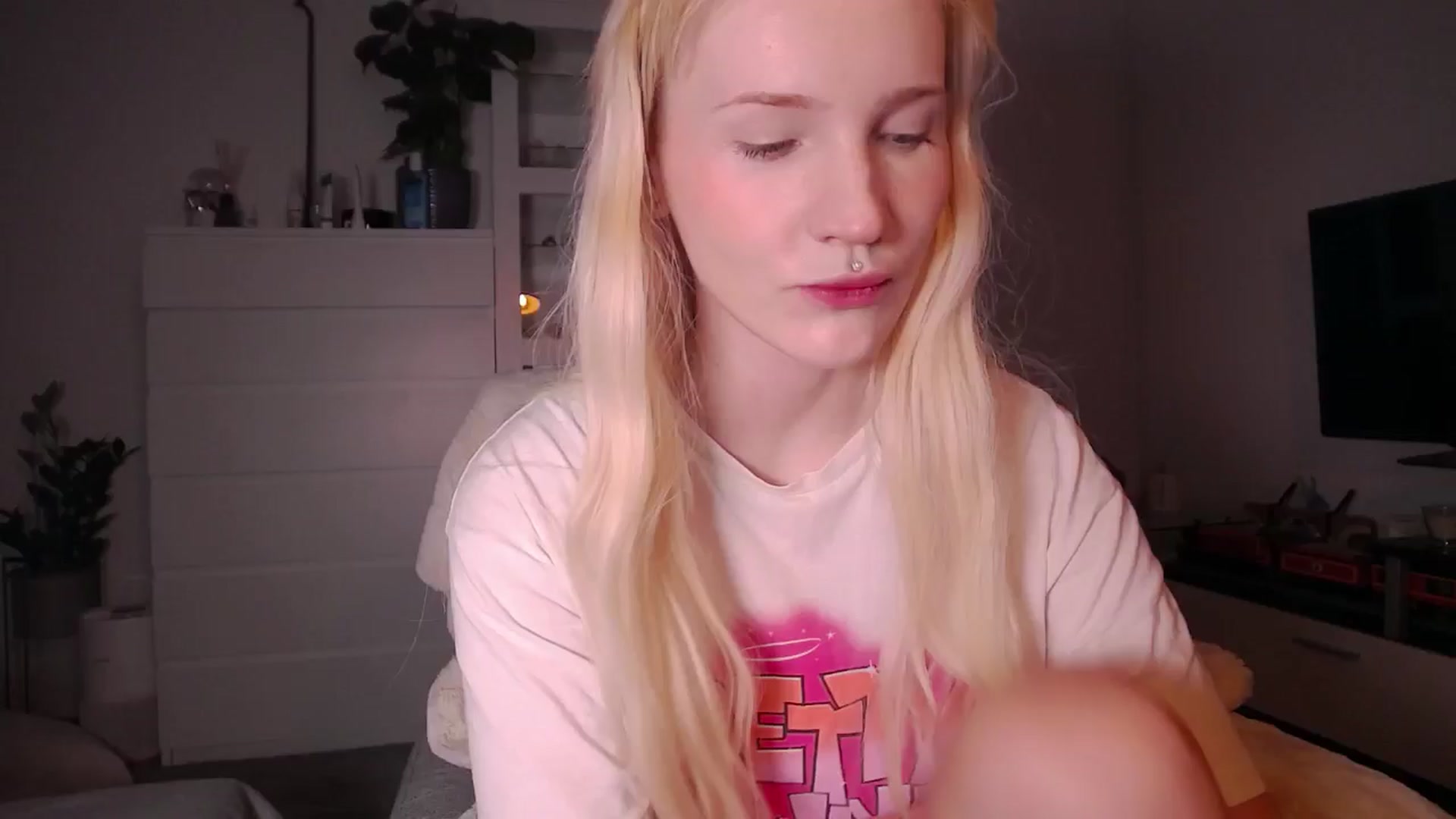 Gallery image thumbnail from GingerVi's myfreecams stream on, 01/10/2025, 14:40 image 2 of 20