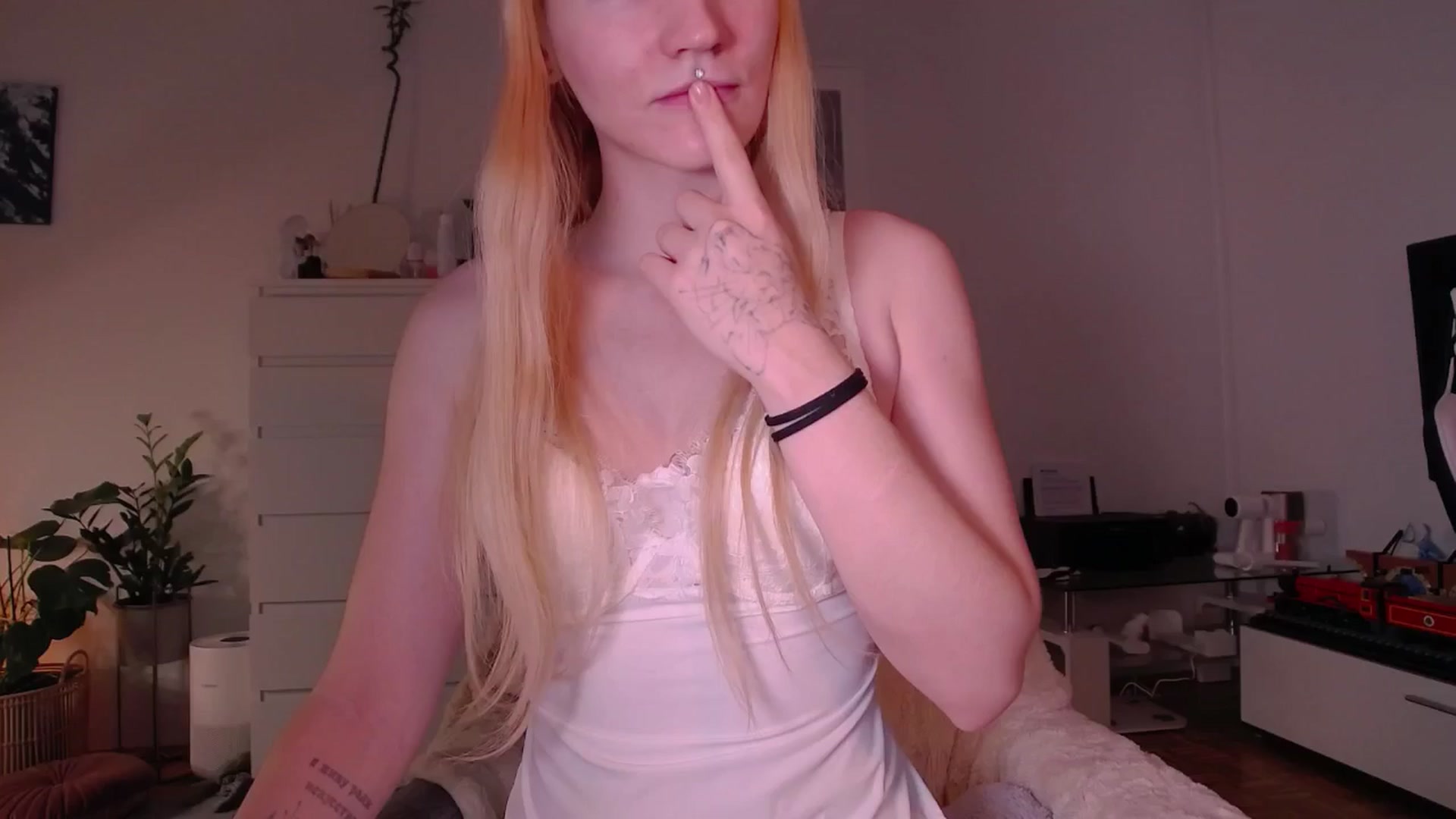 Gallery image thumbnail from GingerVi's myfreecams stream on, 01/31/2025, 05:16 image 7 of 20