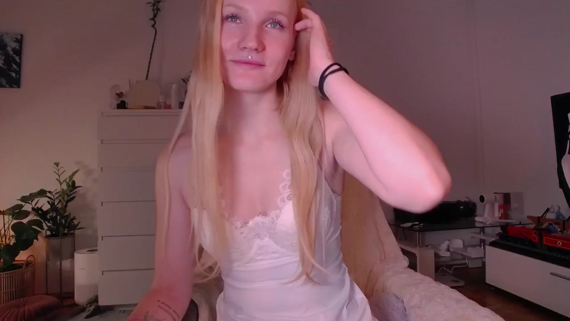 Gallery image thumbnail from GingerVi's myfreecams stream on, 01/31/2025, 05:16 image 12 of 20