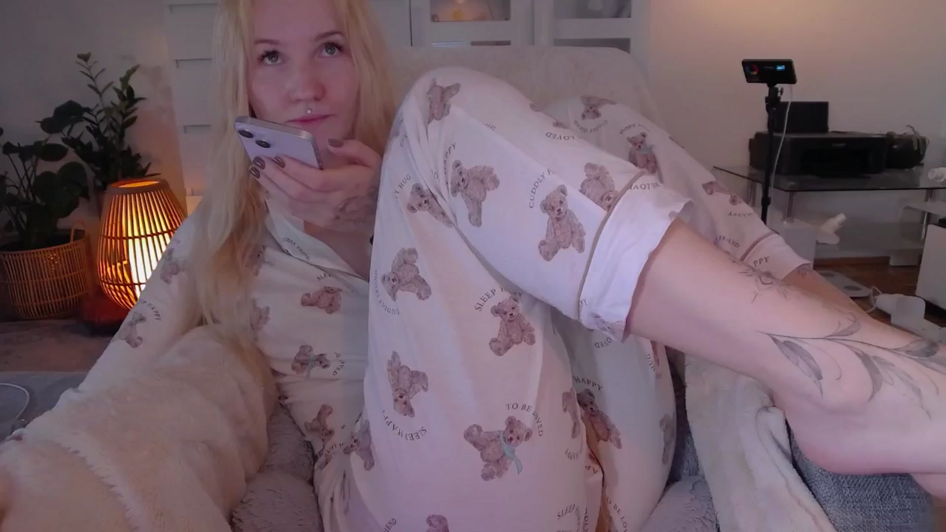 Gallery image thumbnail from GingerVi's myfreecams stream on, 02/09/2025, 15:58 image 9 of 20