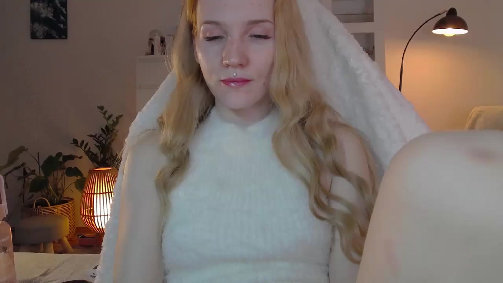 Gallery image thumbnail from GingerVi's myfreecams stream on, 02/25/2025, 24:33 image 7 of 20