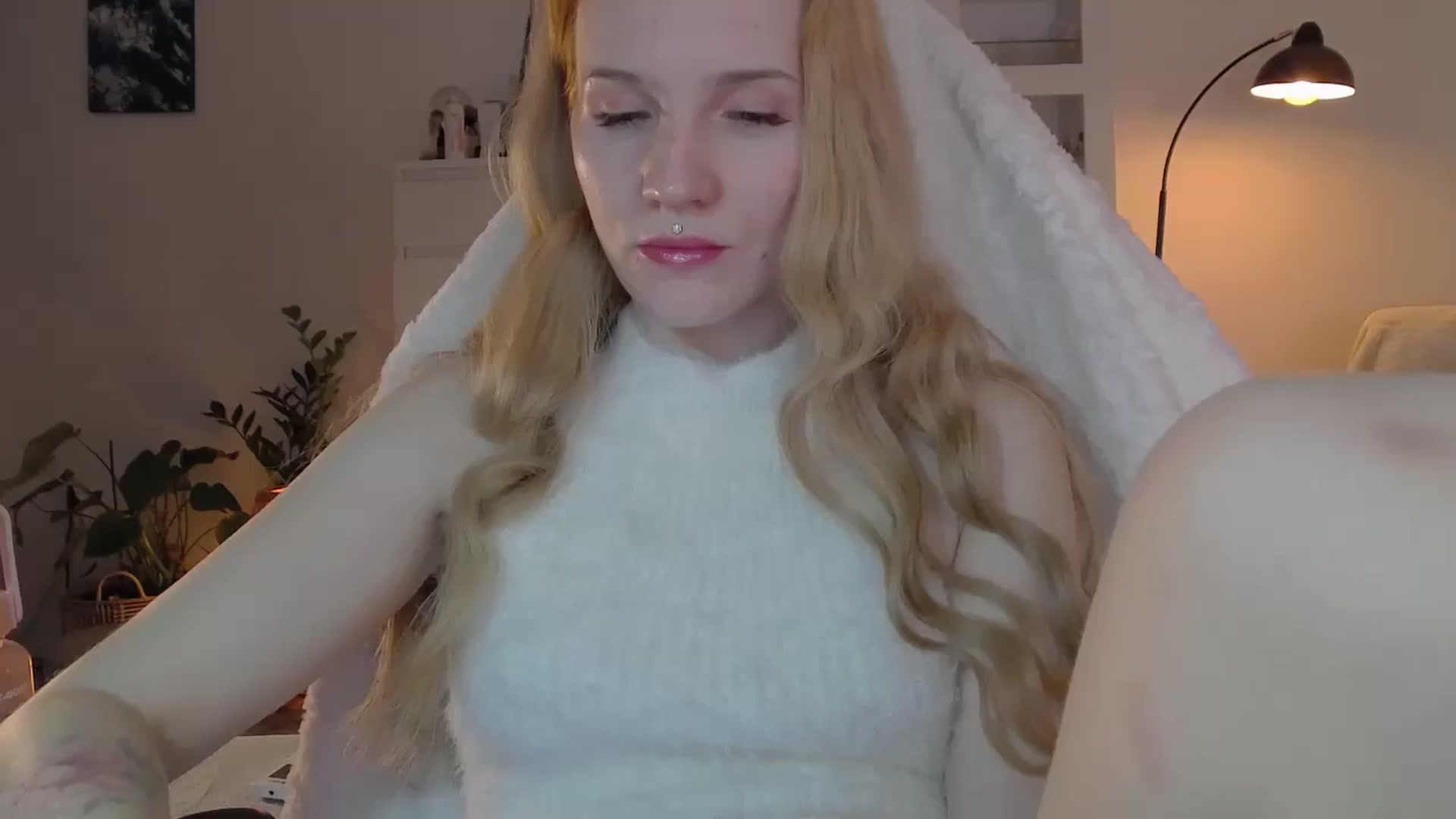 Gallery image thumbnail from GingerVi's myfreecams stream on, 02/25/2025, 24:33 image 6 of 20