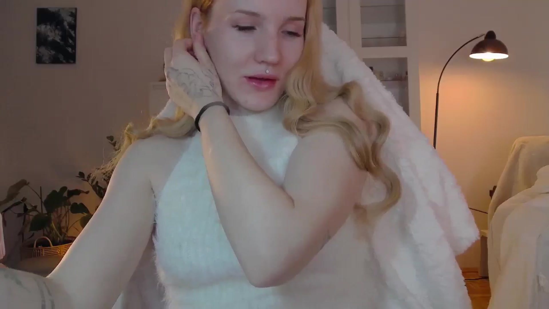 Gallery image thumbnail from GingerVi's myfreecams stream on, 02/25/2025, 24:33 image 19 of 20