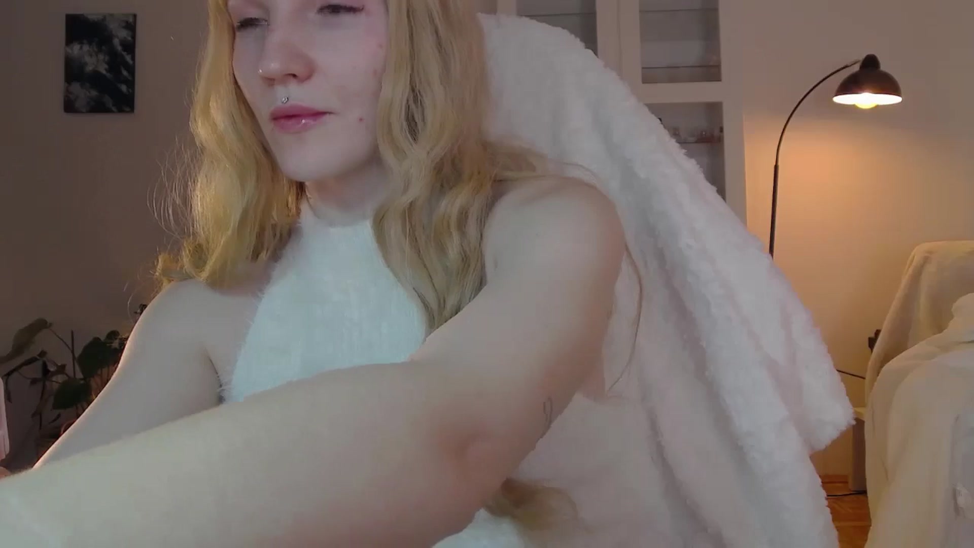 Gallery image thumbnail from GingerVi's myfreecams stream on, 02/25/2025, 24:33 image 18 of 20