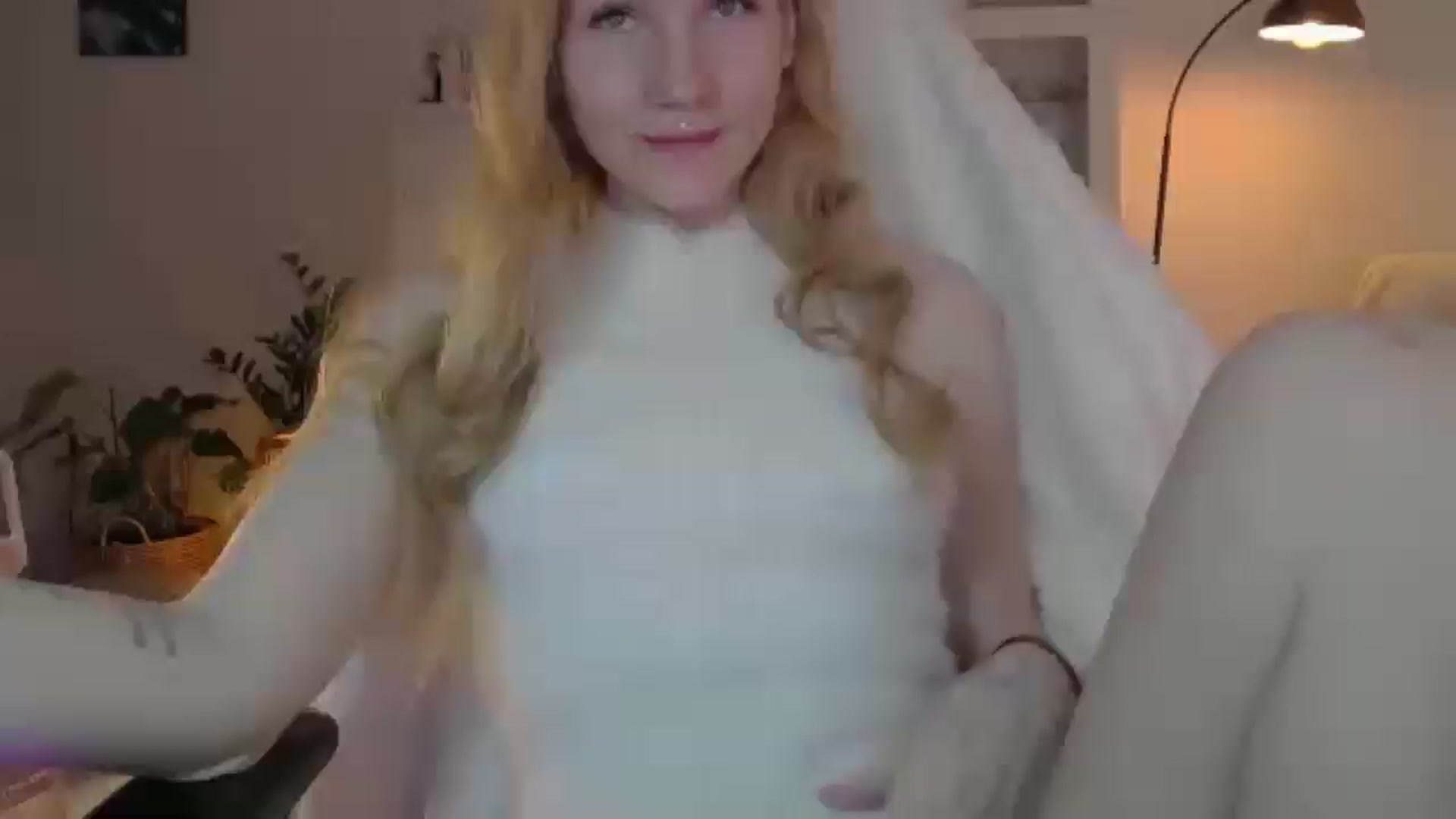 Gallery image thumbnail from GingerVi's myfreecams stream on, 02/25/2025, 24:33 image 10 of 20