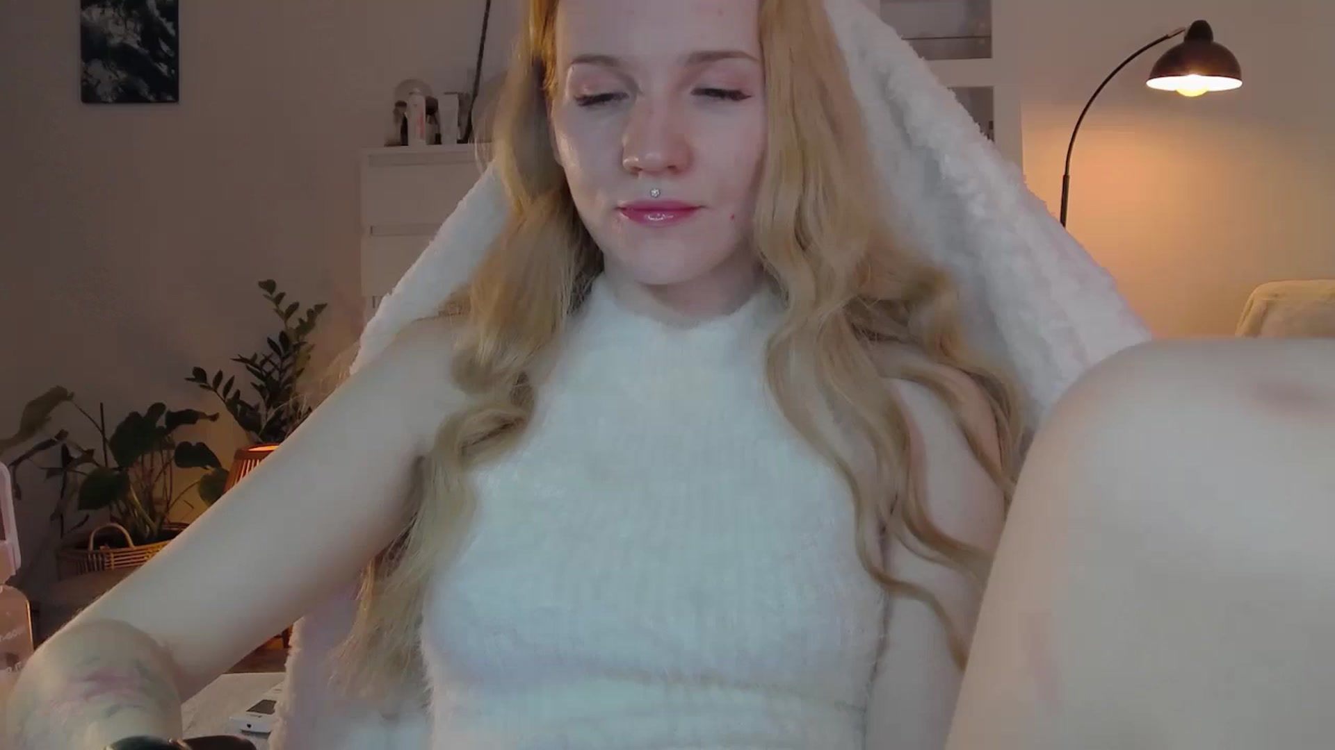 Gallery image thumbnail from GingerVi's myfreecams stream on, 02/25/2025, 24:33 image 3 of 20