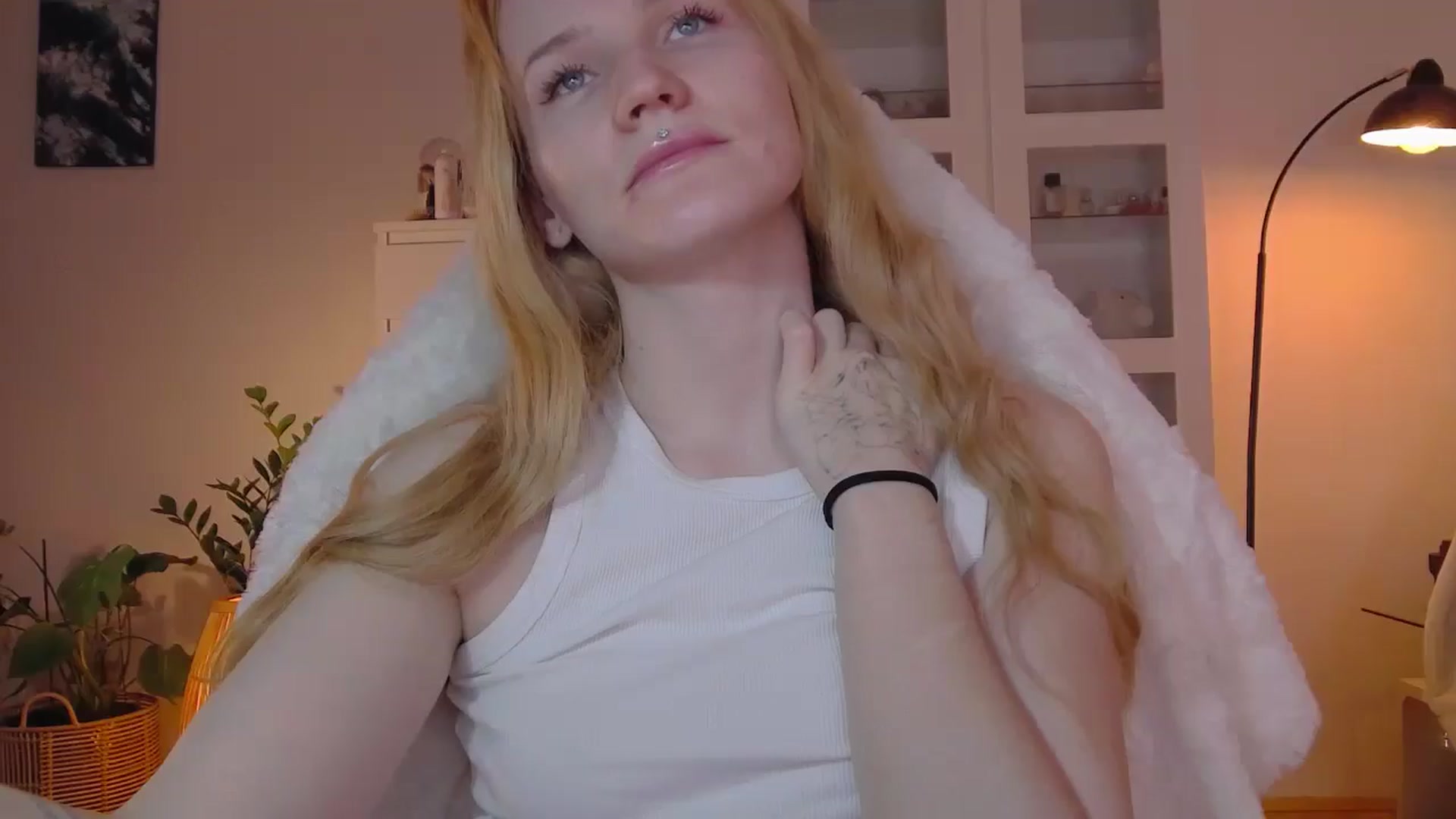 Gallery image thumbnail from GingerVi's myfreecams stream on, 02/25/2025, 22:31 image 16 of 20
