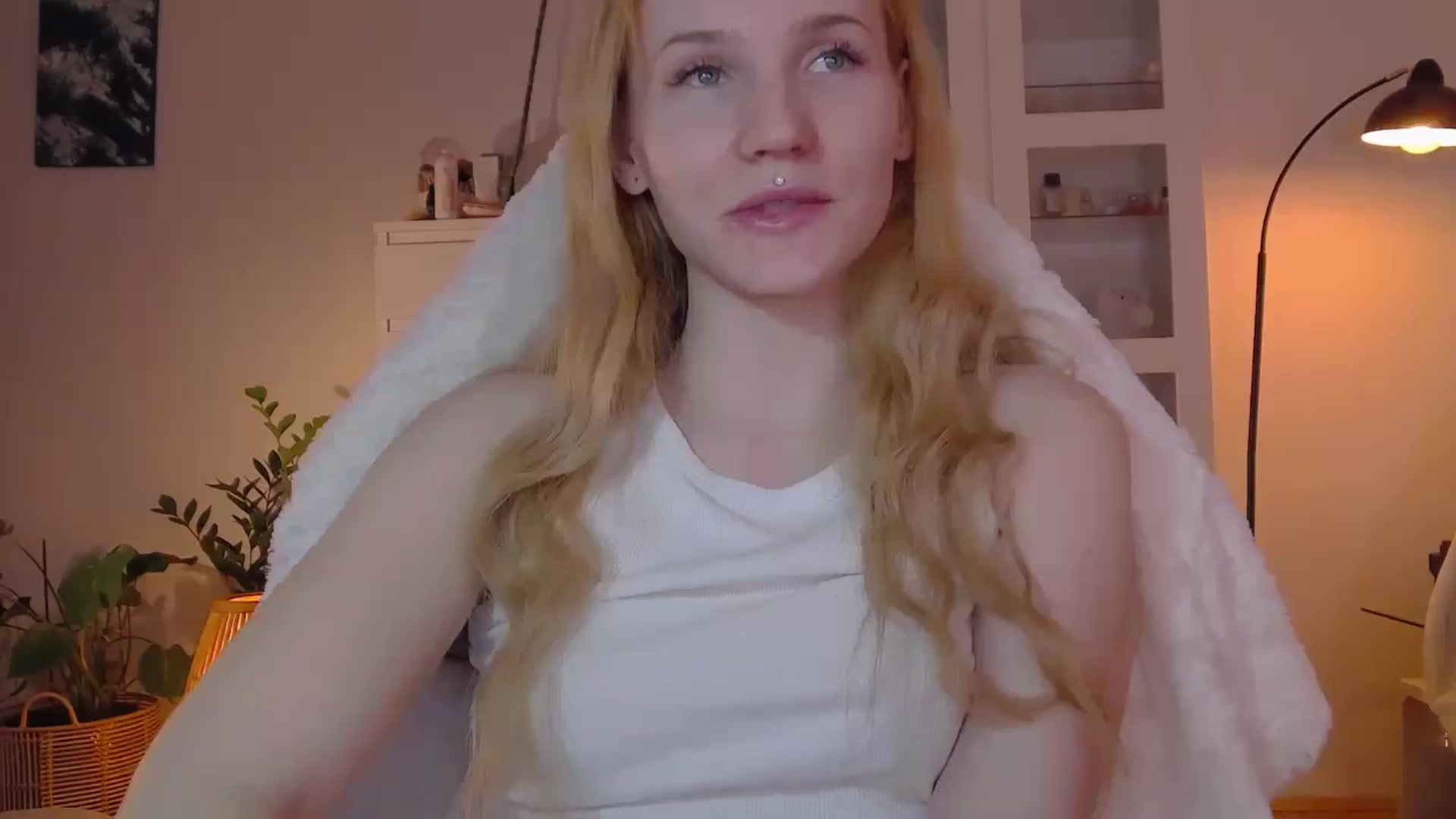 Gallery image thumbnail from GingerVi's myfreecams stream on, 02/25/2025, 22:31 image 17 of 20