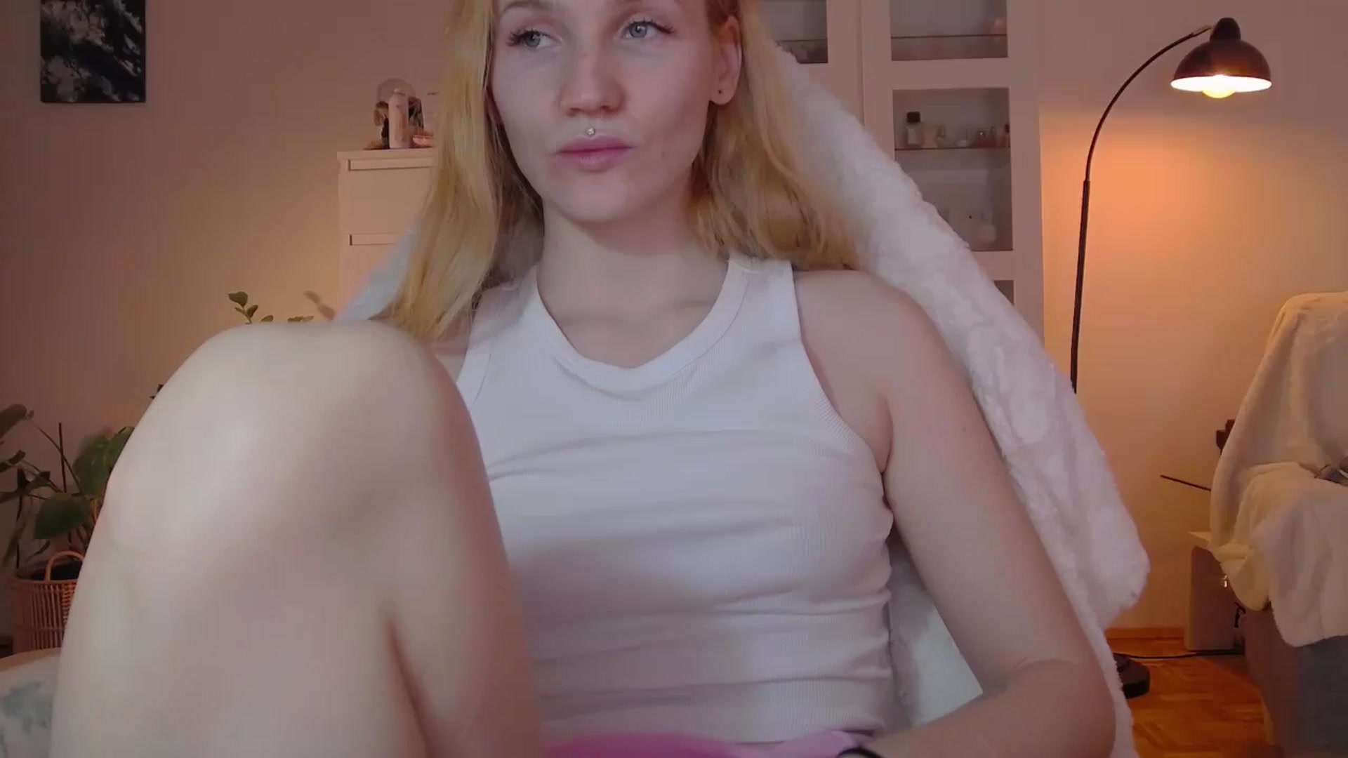 Gallery image thumbnail from GingerVi's myfreecams stream on, 02/25/2025, 23:24 image 8 of 20