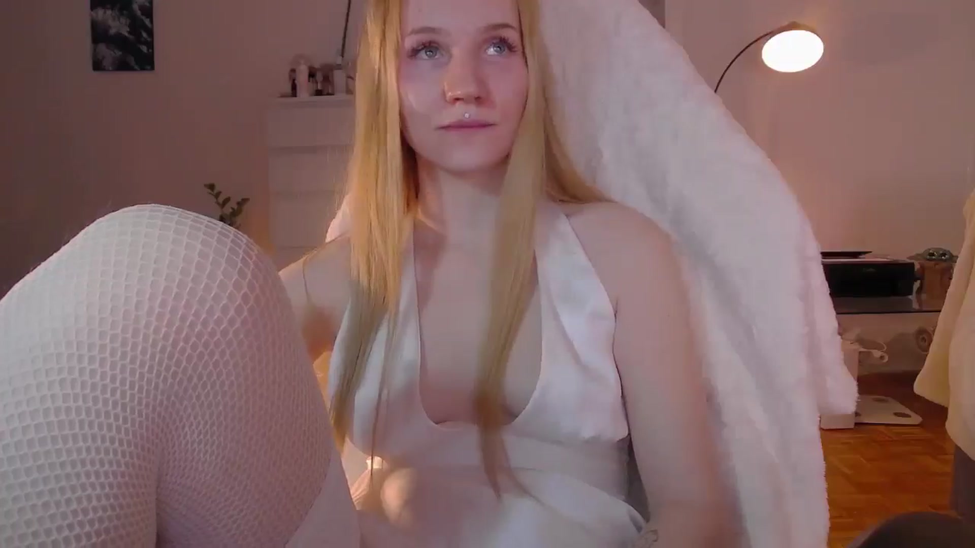 Gallery image thumbnail from GingerVi's myfreecams stream on, 02/28/2025, 06:32 image 10 of 20