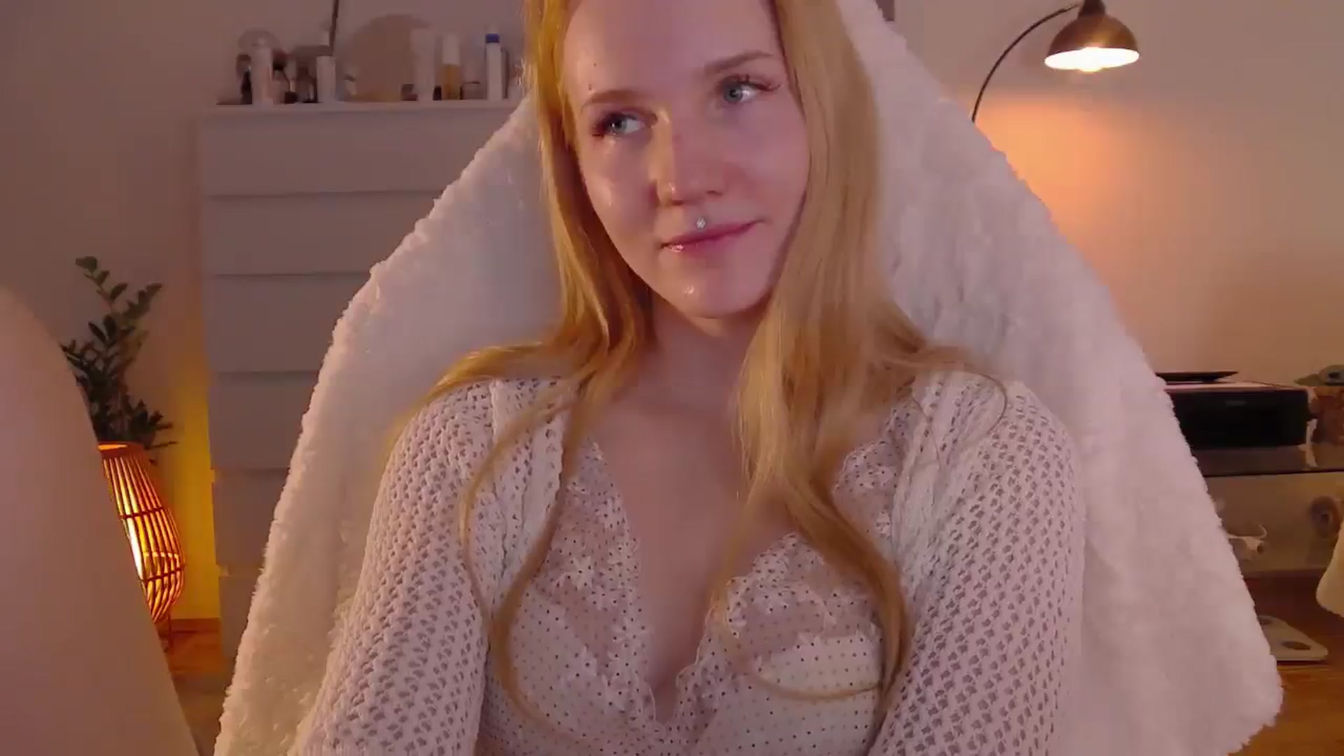 Gallery image thumbnail from GingerVi's myfreecams stream on, 03/01/2025, 03:33 image 19 of 20