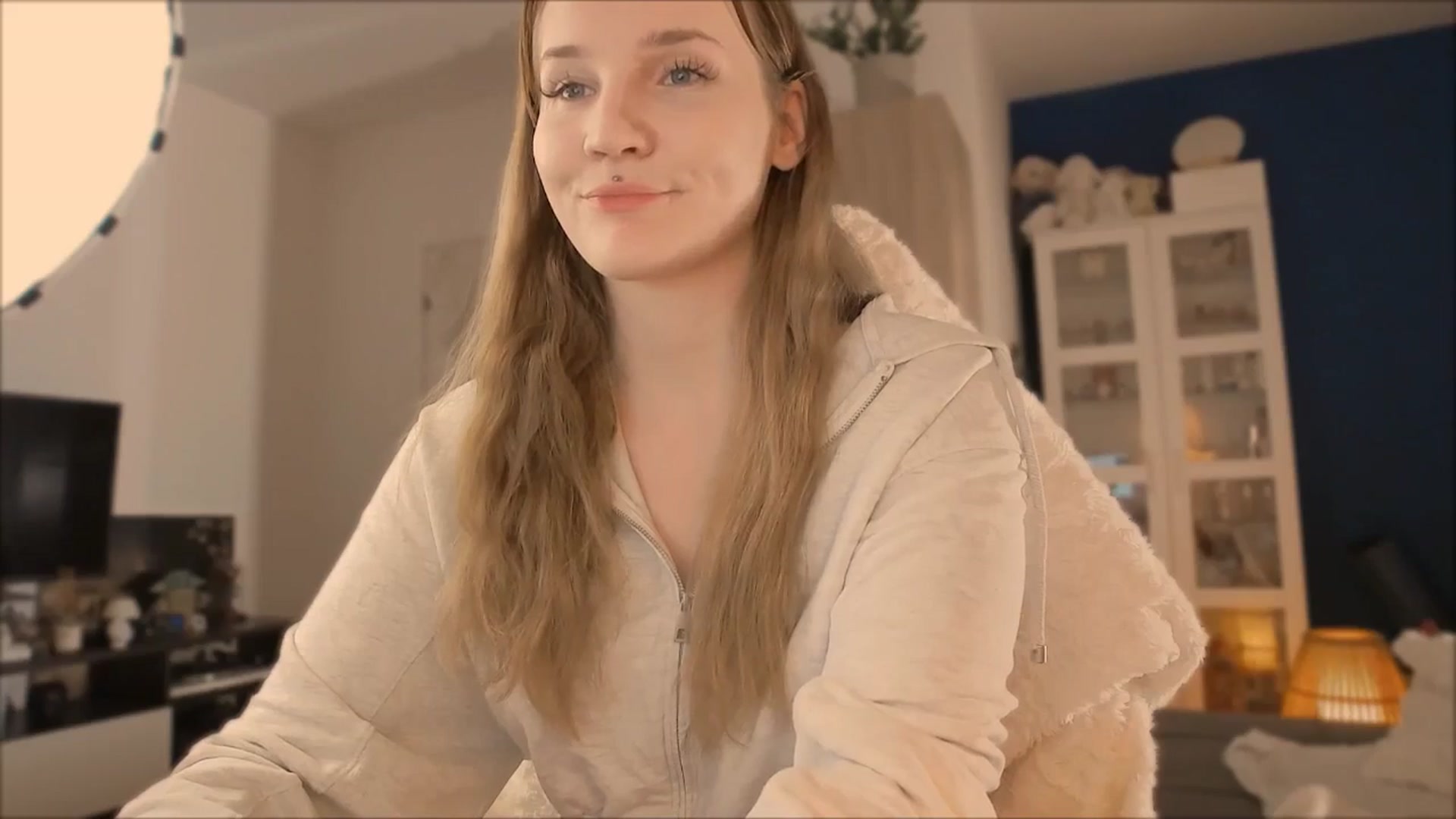 Gallery image thumbnail from GingerVi's myfreecams stream on, 10/28/2025, 19:02 image 3 of 20