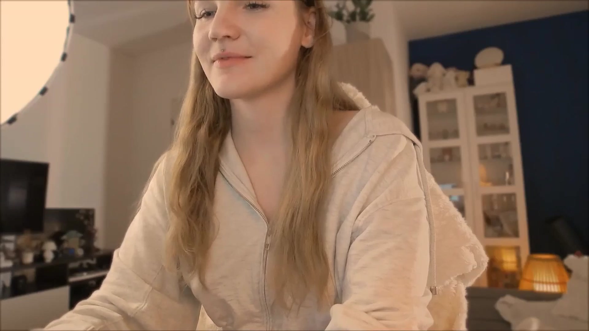 Gallery image thumbnail from GingerVi's myfreecams stream on, 10/28/2025, 19:02 image 6 of 20