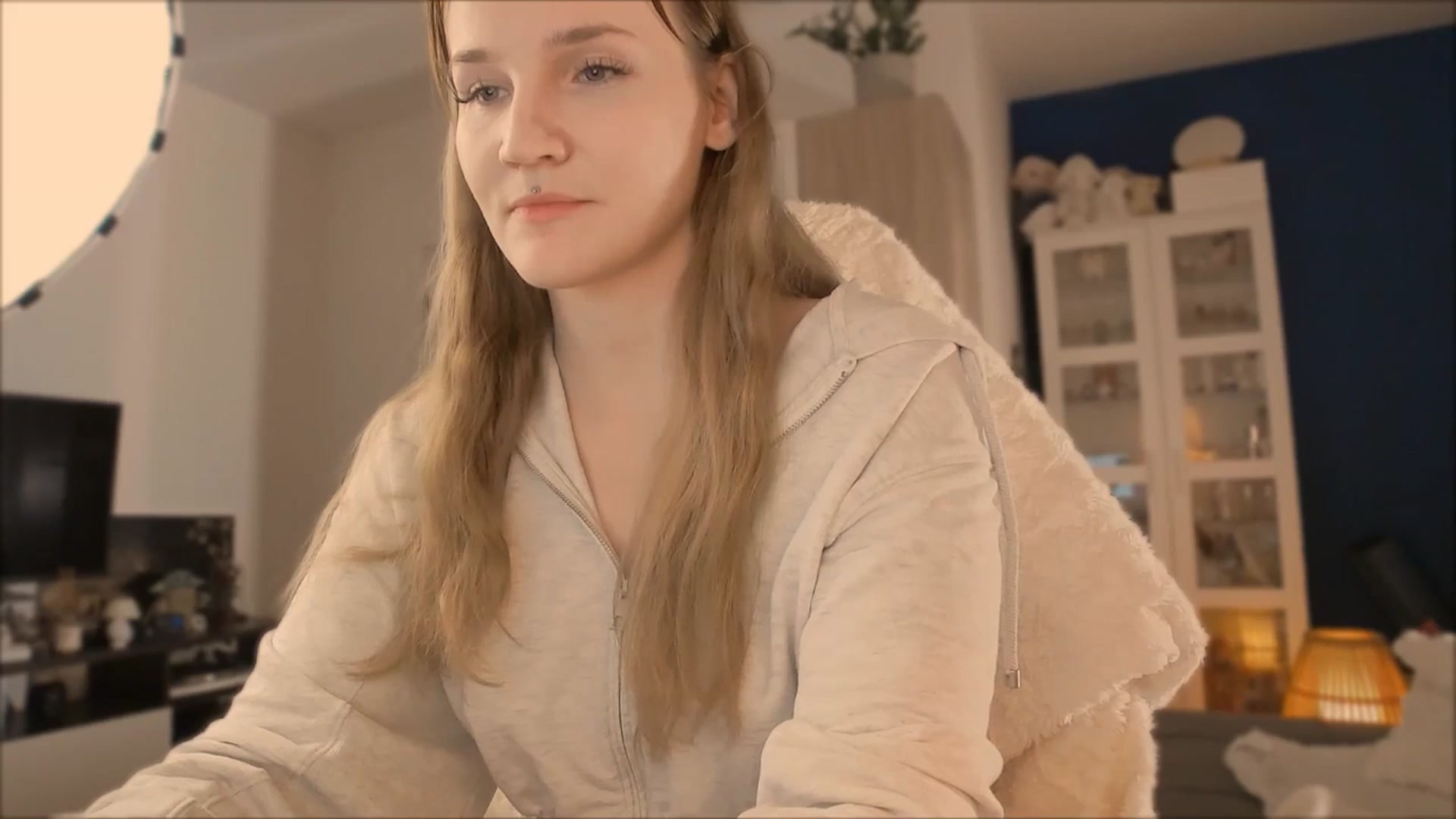 Gallery image thumbnail from GingerVi's myfreecams stream on, 10/28/2025, 19:02 image 5 of 20