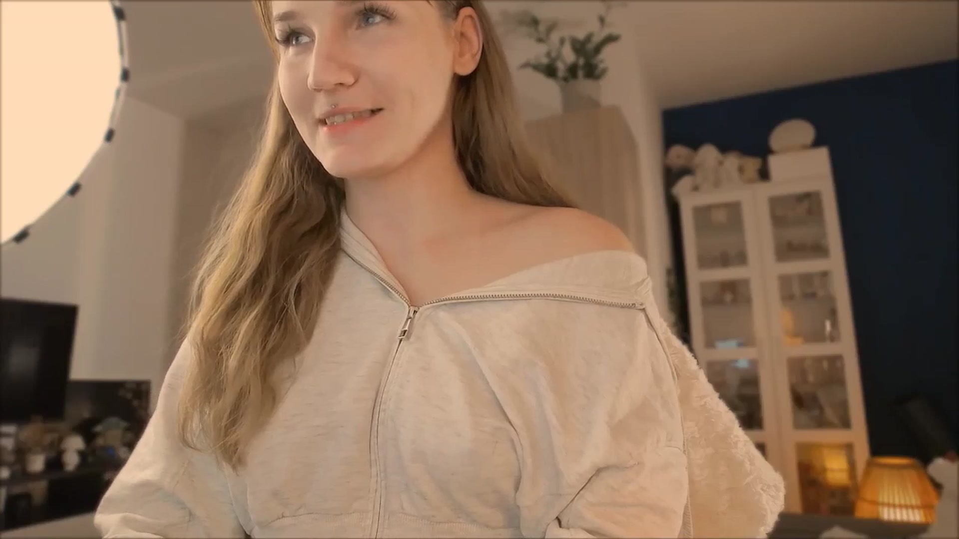Gallery image thumbnail from GingerVi's myfreecams stream on, 10/28/2025, 19:02 image 12 of 20