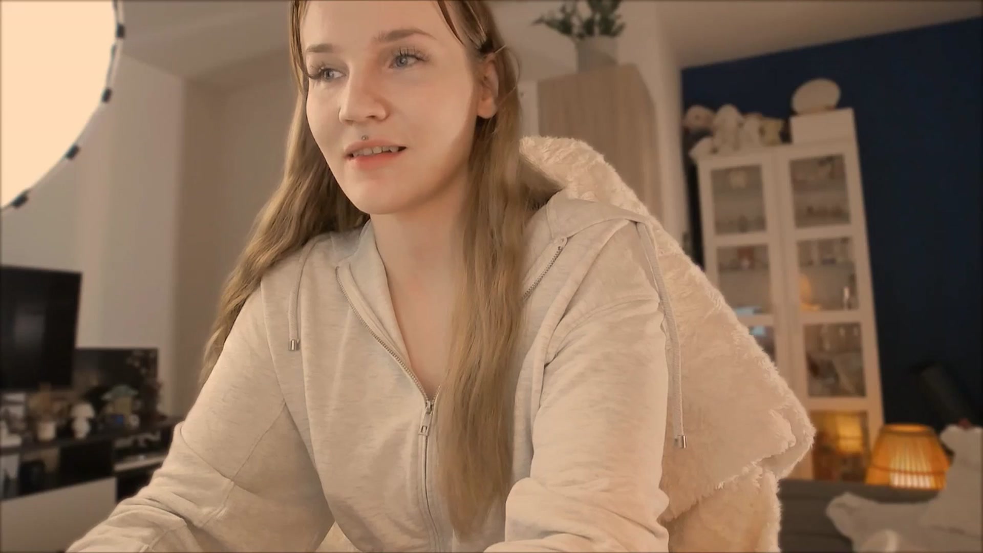 Gallery image thumbnail from GingerVi's myfreecams stream on, 10/28/2025, 19:02 image 4 of 20