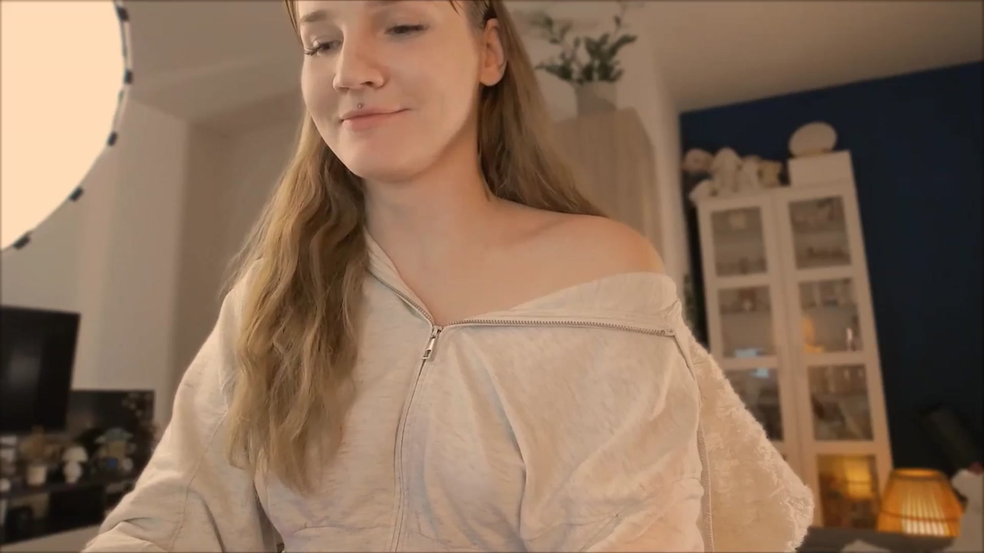 Gallery image thumbnail from GingerVi's myfreecams stream on, 10/28/2025, 19:02 image 15 of 20